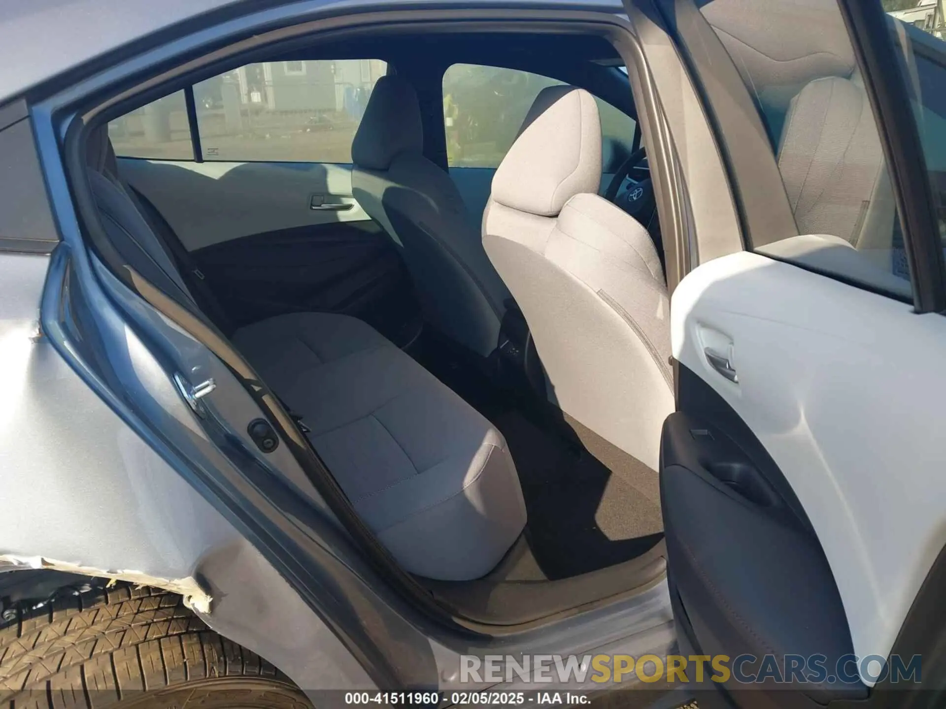 8 fotografías del automóvil dañado 5YFS4MCE8SP220829 TOYOTA COROLLA 2025