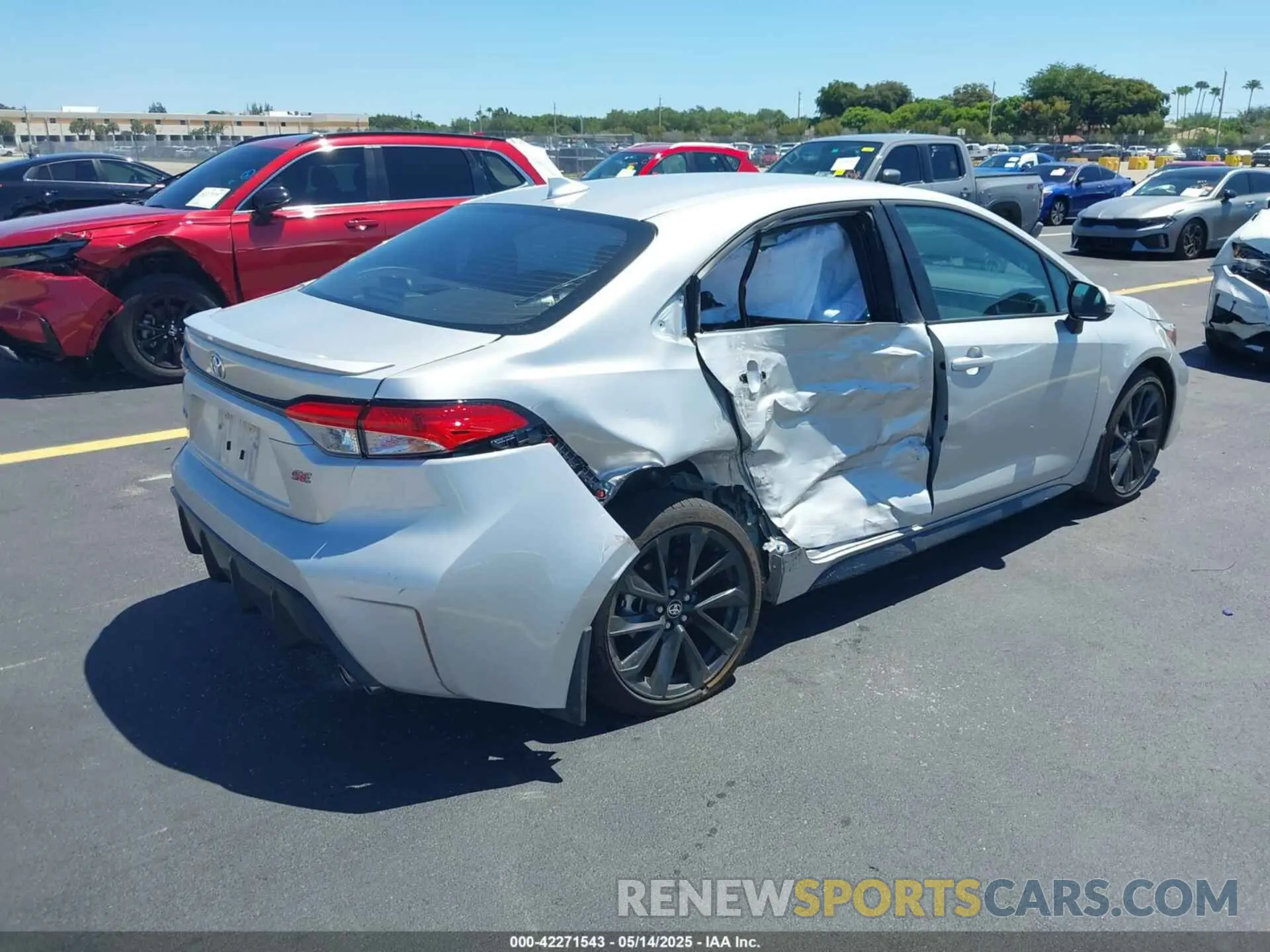 4 fotografías del automóvil dañado 5YFS4MCE8SP225237 TOYOTA COROLLA 2025