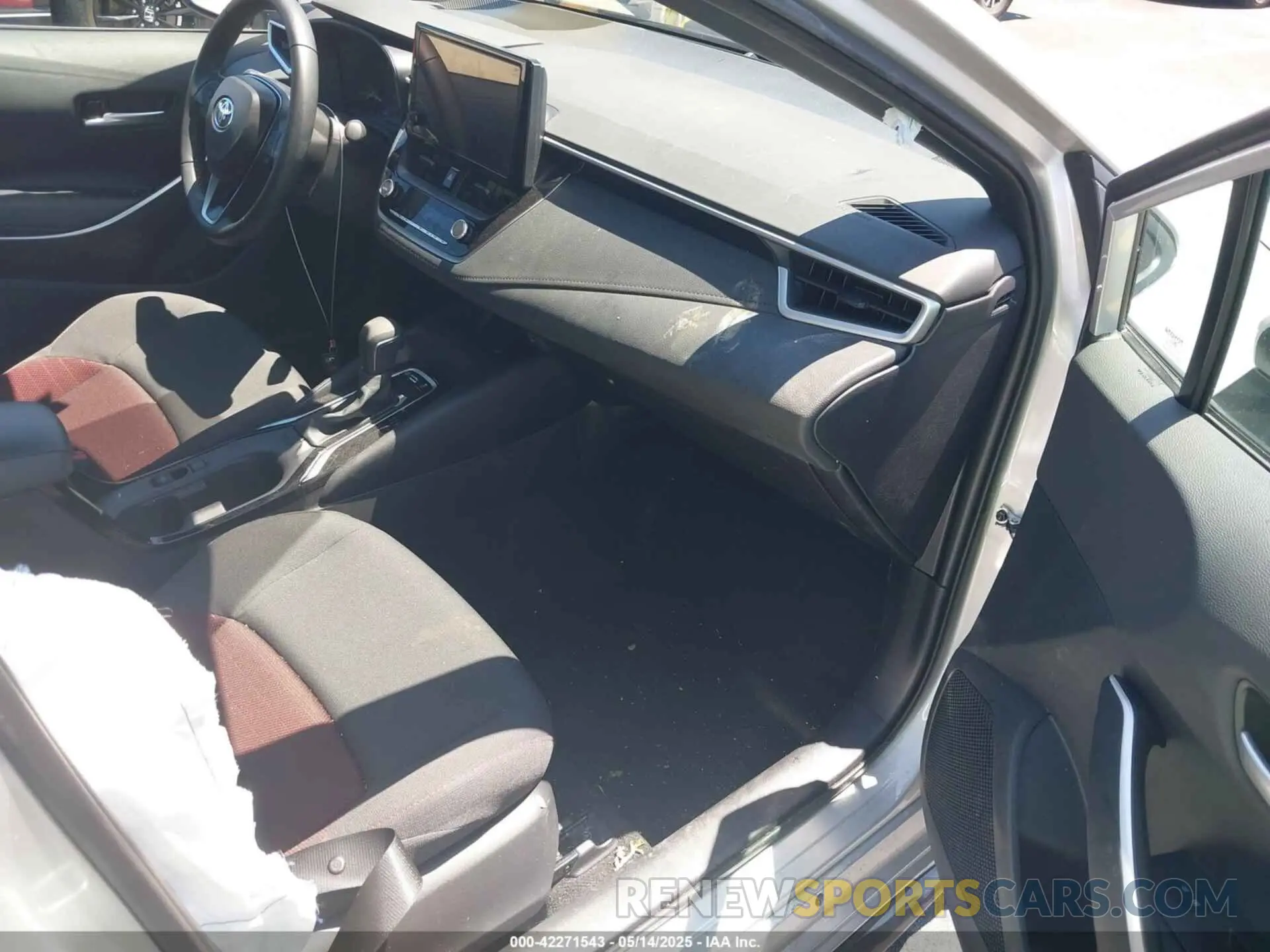 5 fotografías del automóvil dañado 5YFS4MCE8SP225237 TOYOTA COROLLA 2025