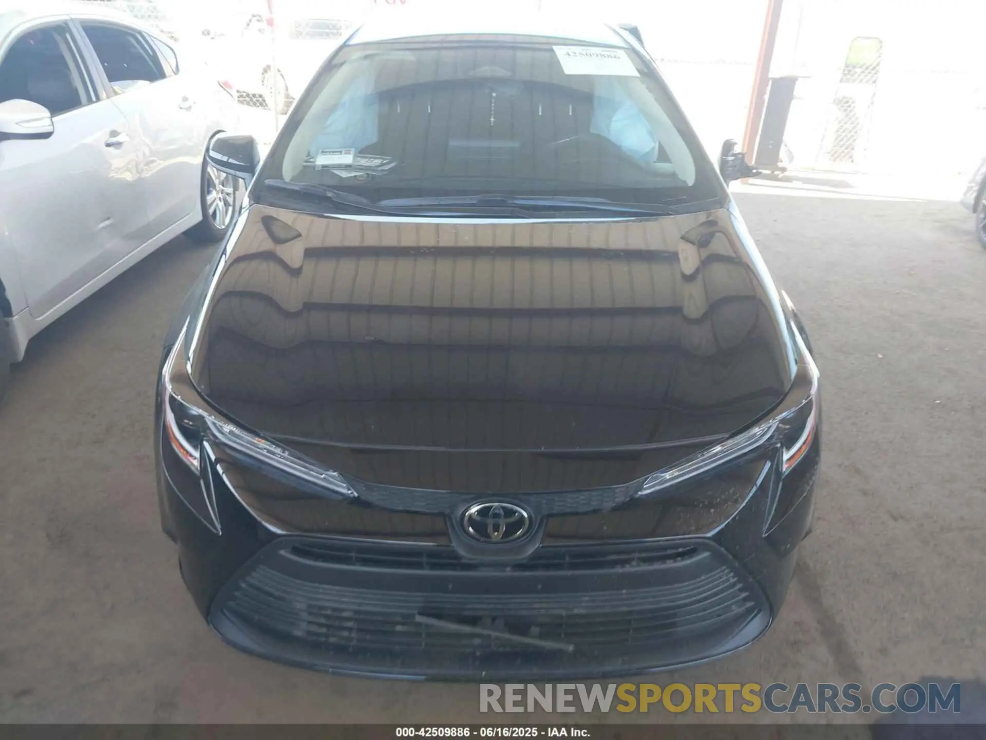 12 fotografías del automóvil dañado JTDB4MEE8SJ020194 TOYOTA COROLLA 2025