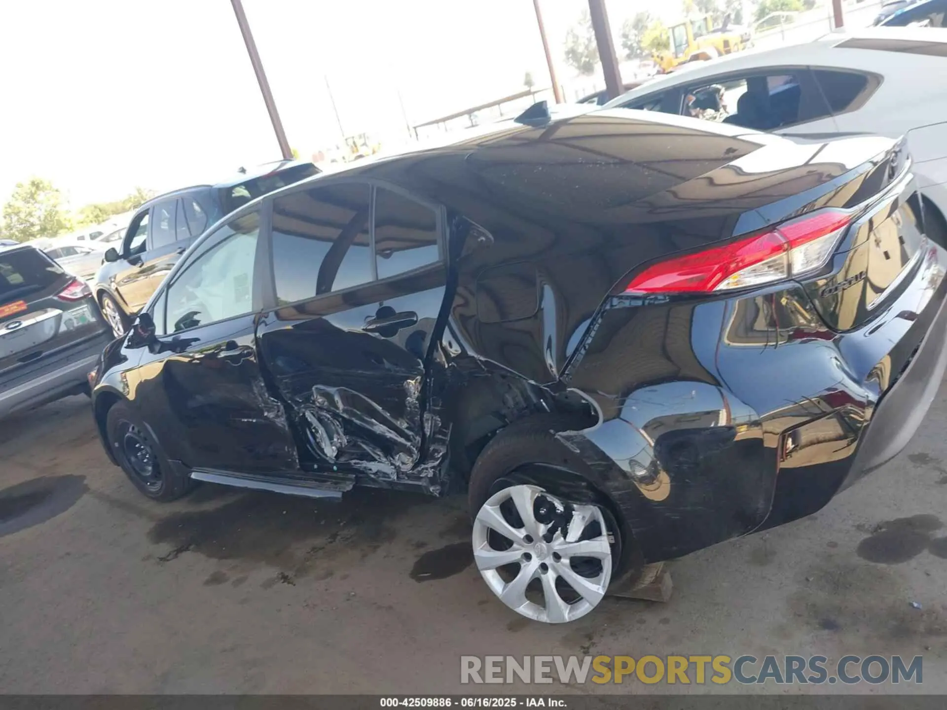 14 fotografías del automóvil dañado JTDB4MEE8SJ020194 TOYOTA COROLLA 2025