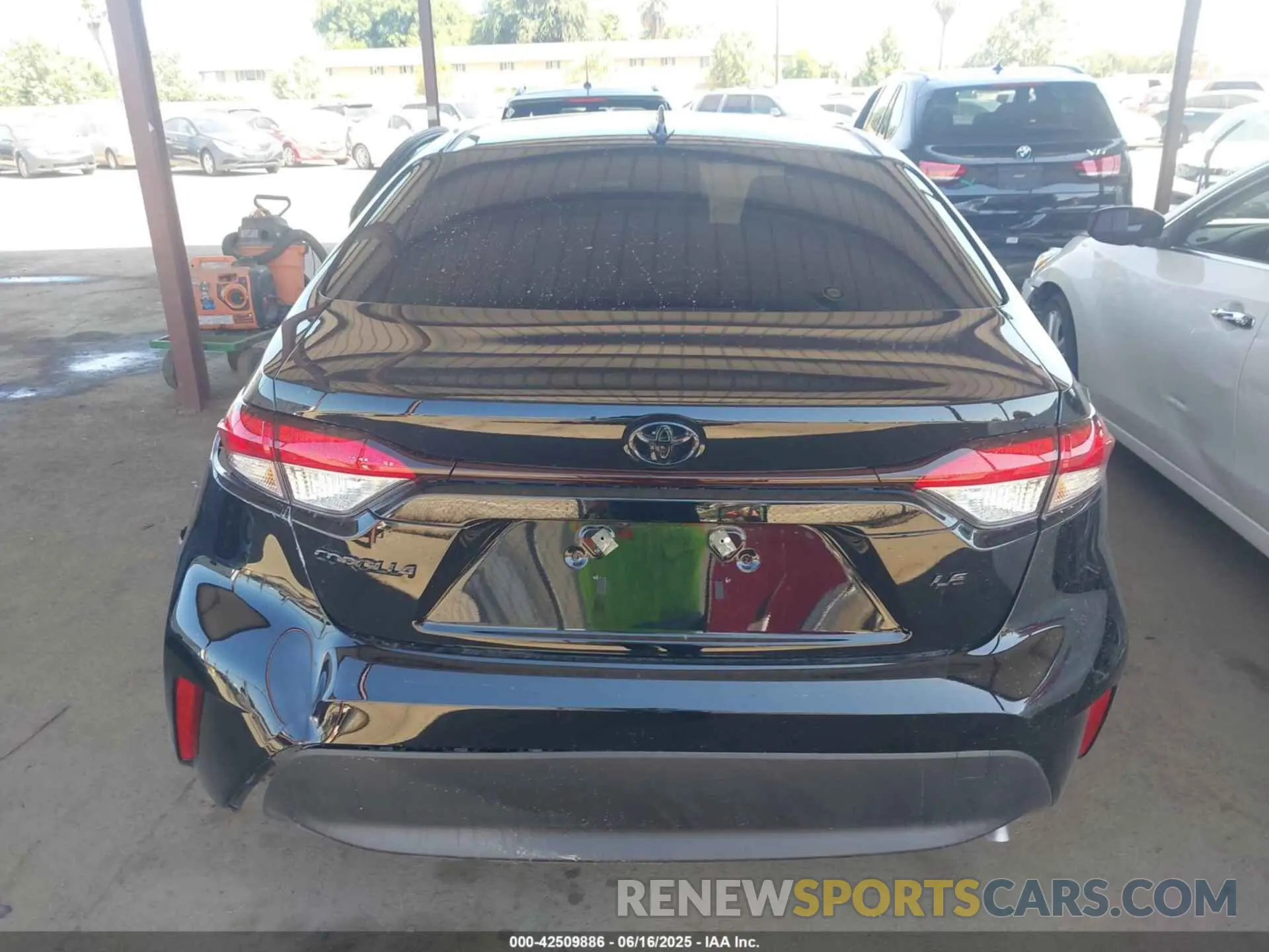 16 fotografías del automóvil dañado JTDB4MEE8SJ020194 TOYOTA COROLLA 2025