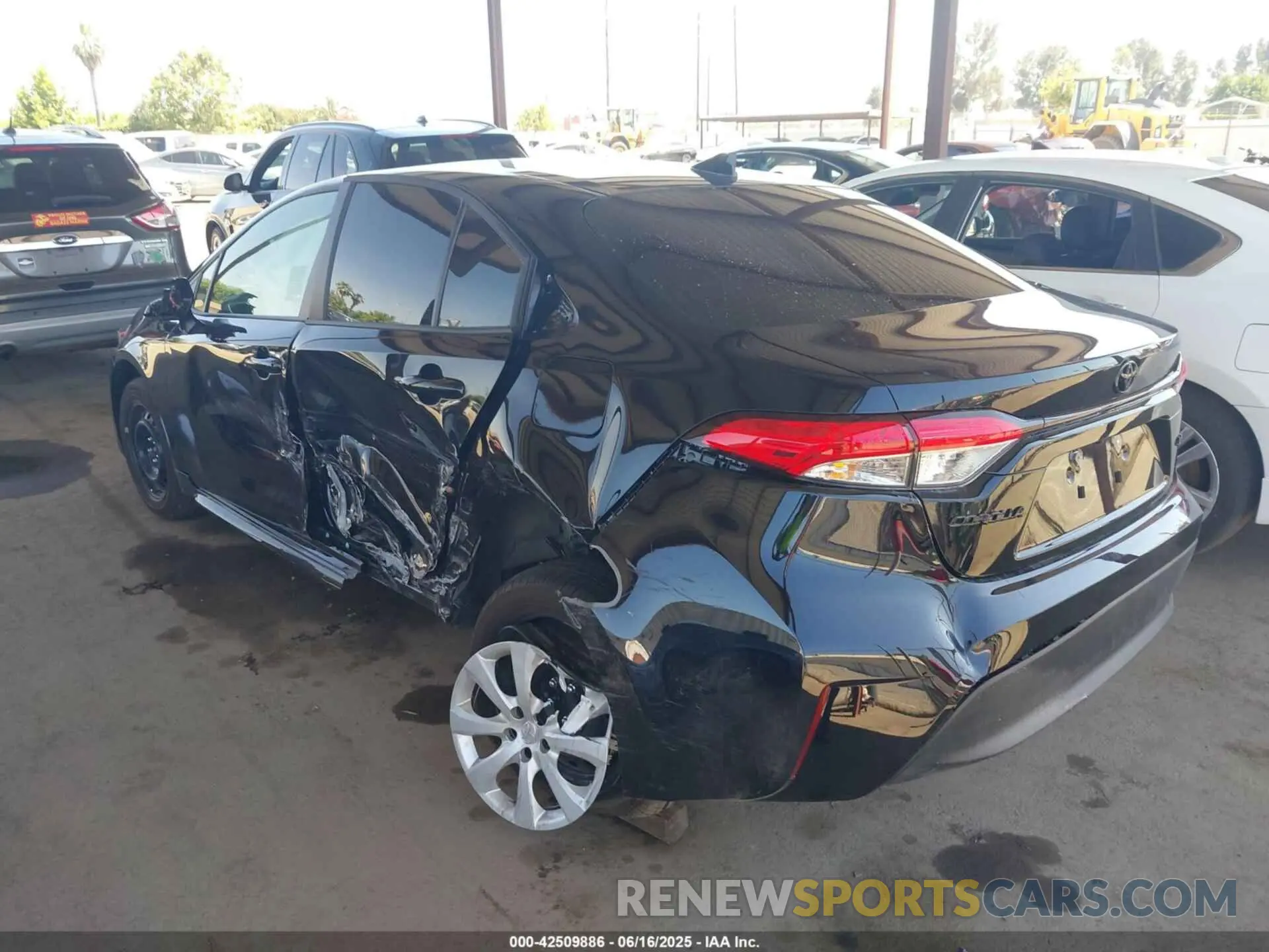 3 fotografías del automóvil dañado JTDB4MEE8SJ020194 TOYOTA COROLLA 2025