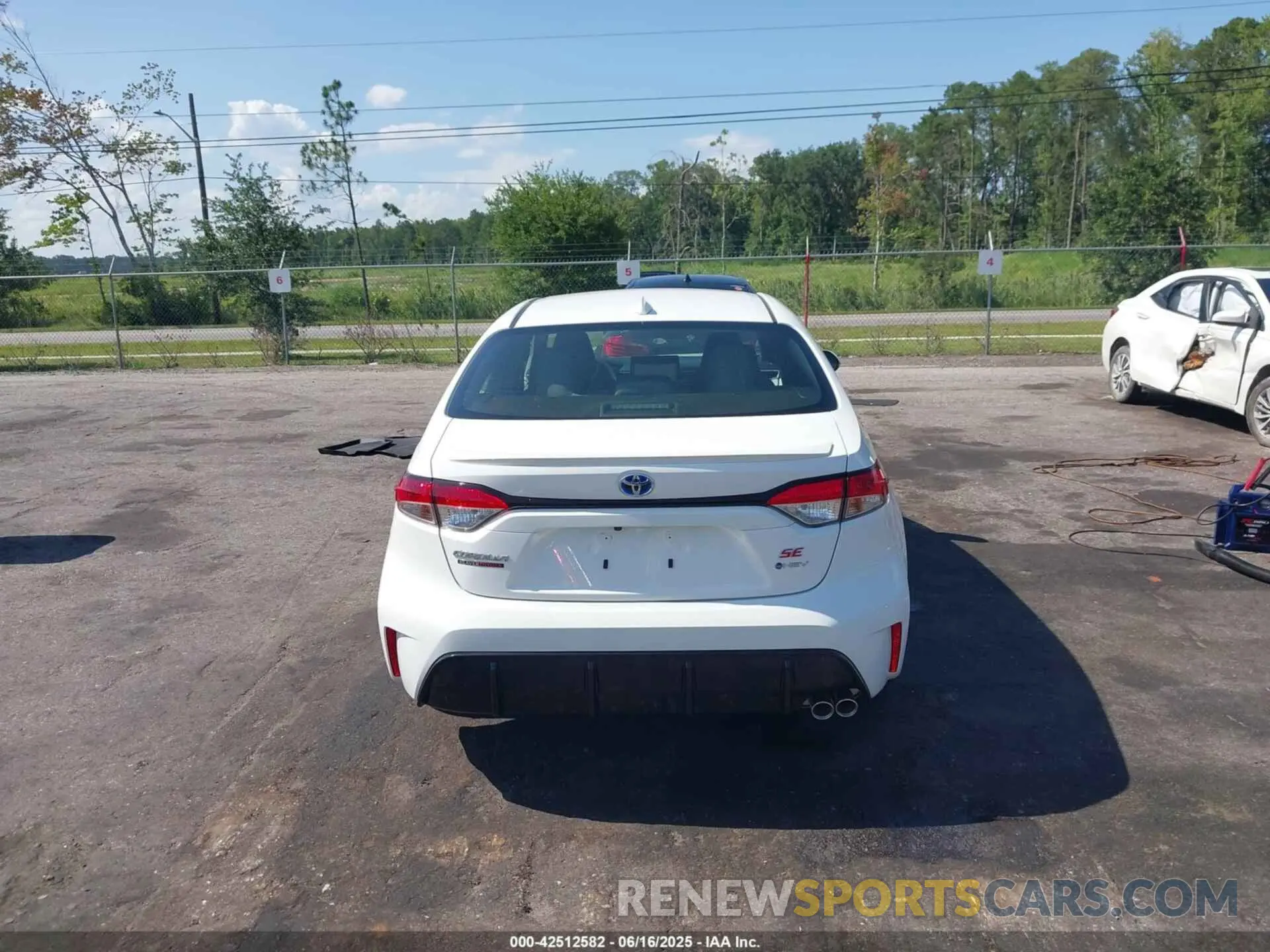 16 fotografías del automóvil dañado JTDBCMFE1SJ045651 TOYOTA COROLLA 2025