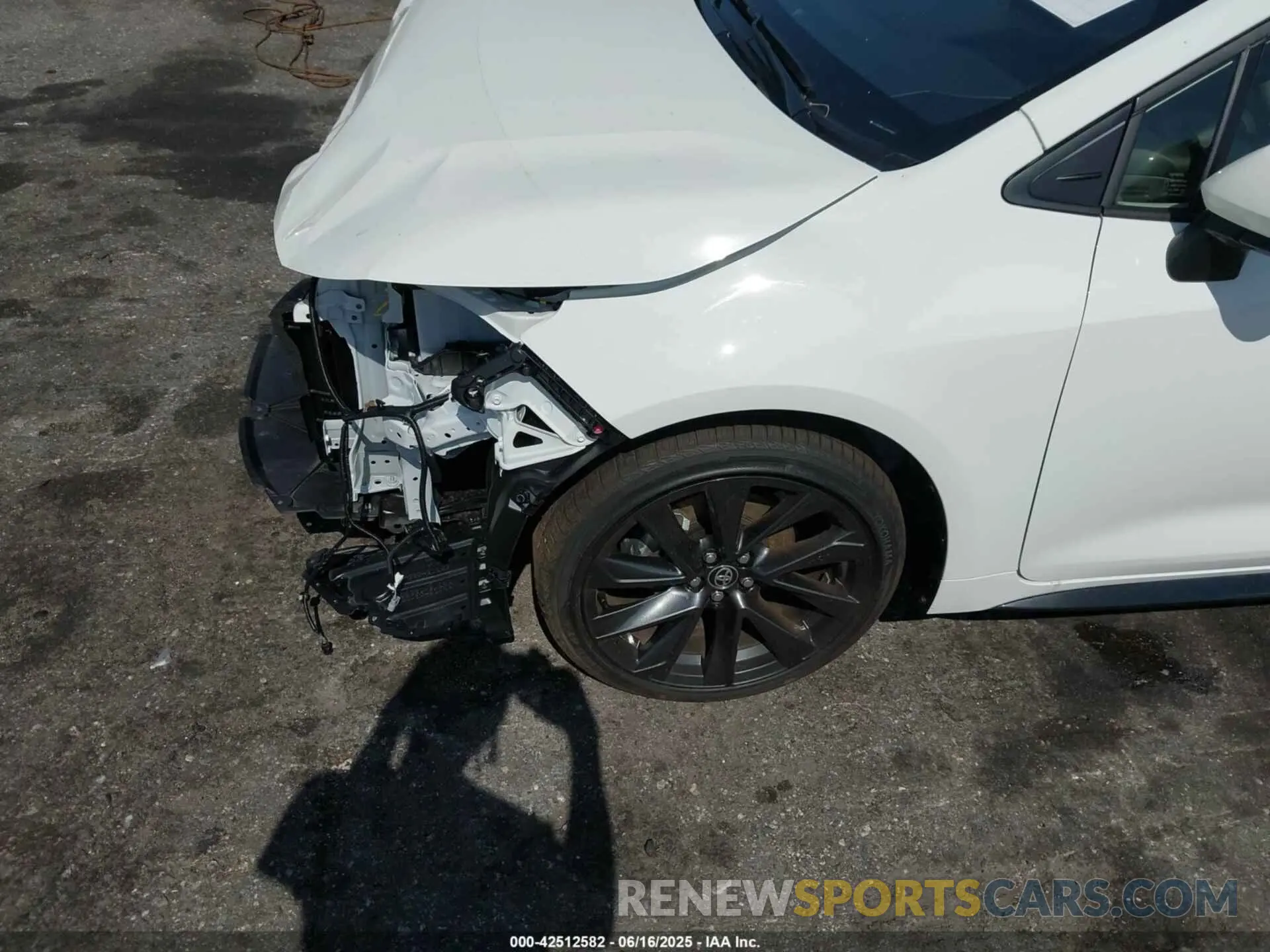 18 fotografías del automóvil dañado JTDBCMFE1SJ045651 TOYOTA COROLLA 2025