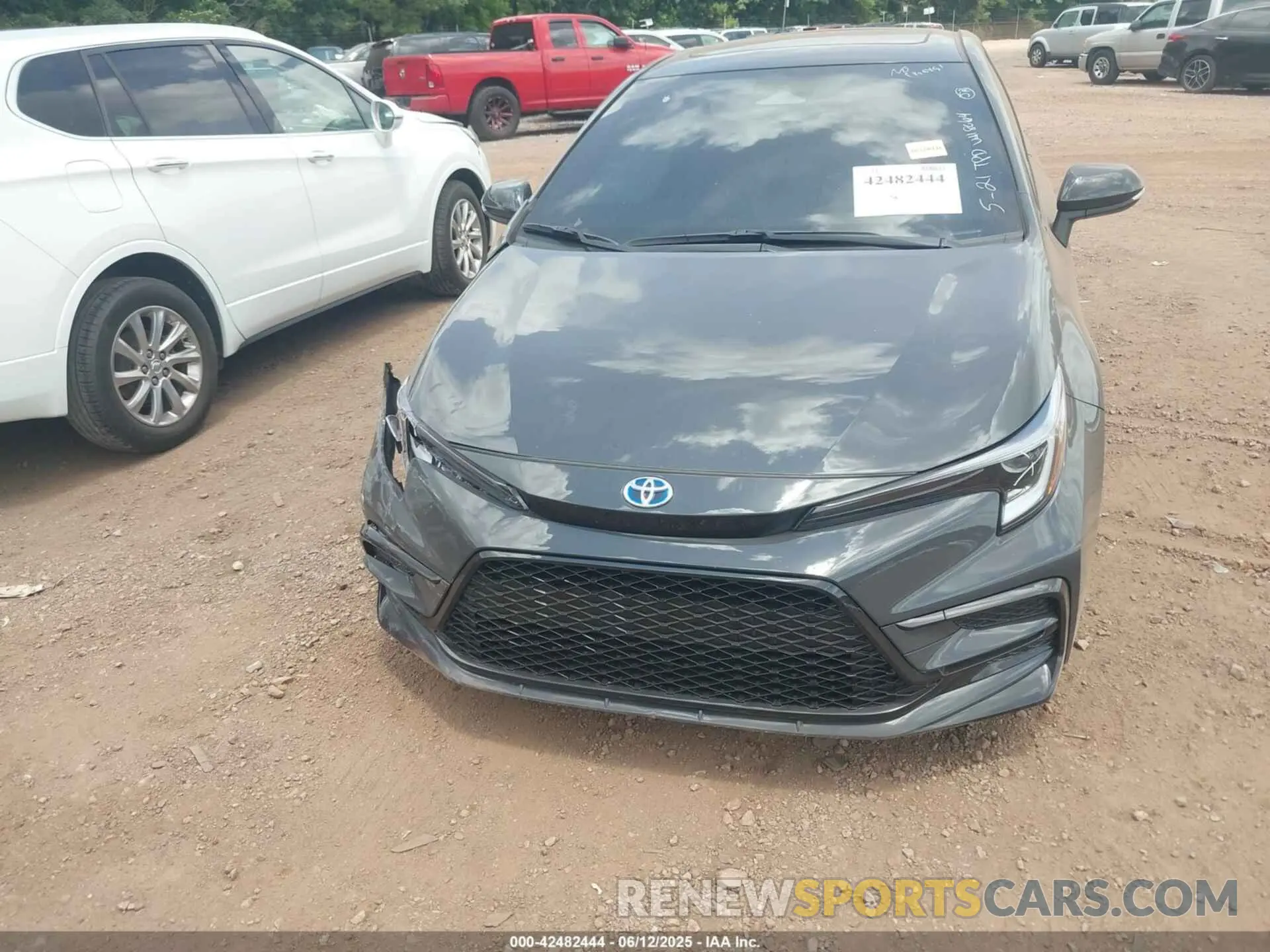 12 fotografías del automóvil dañado JTDBCMFE2S3078064 TOYOTA COROLLA 2025