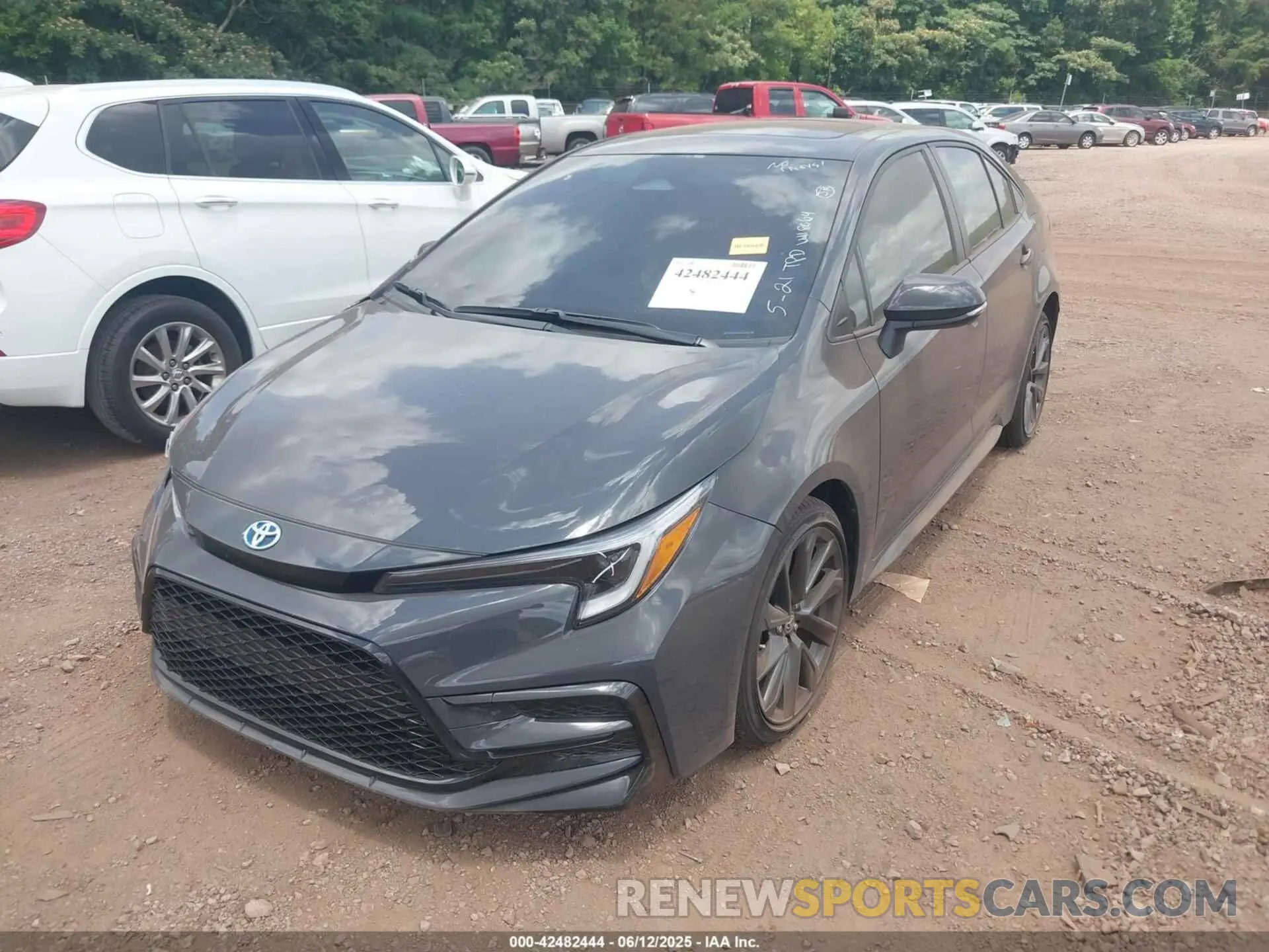 2 fotografías del automóvil dañado JTDBCMFE2S3078064 TOYOTA COROLLA 2025