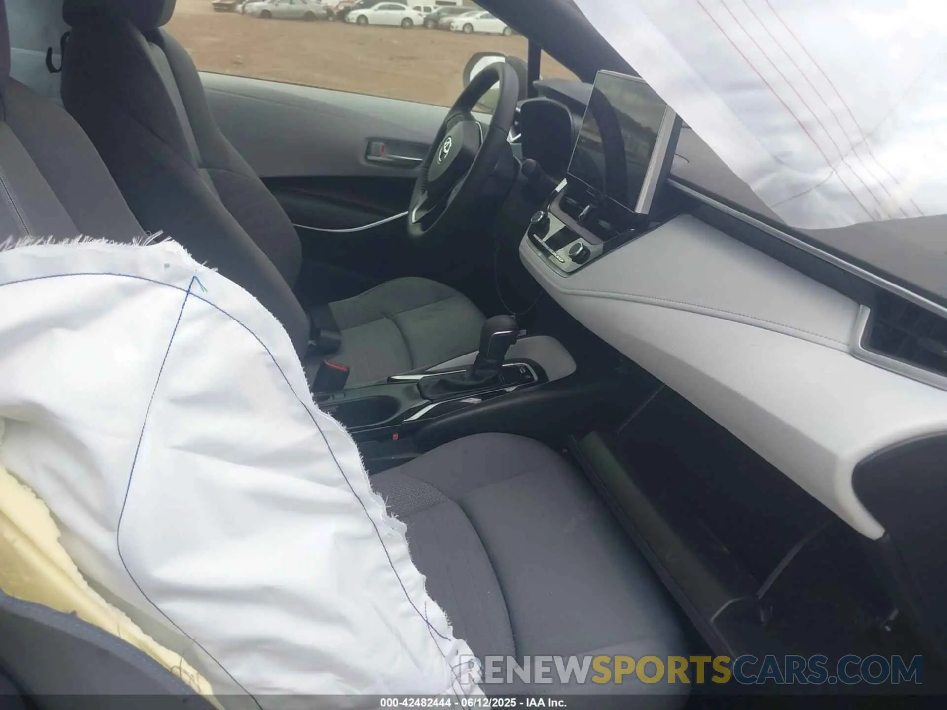 5 fotografías del automóvil dañado JTDBCMFE2S3078064 TOYOTA COROLLA 2025
