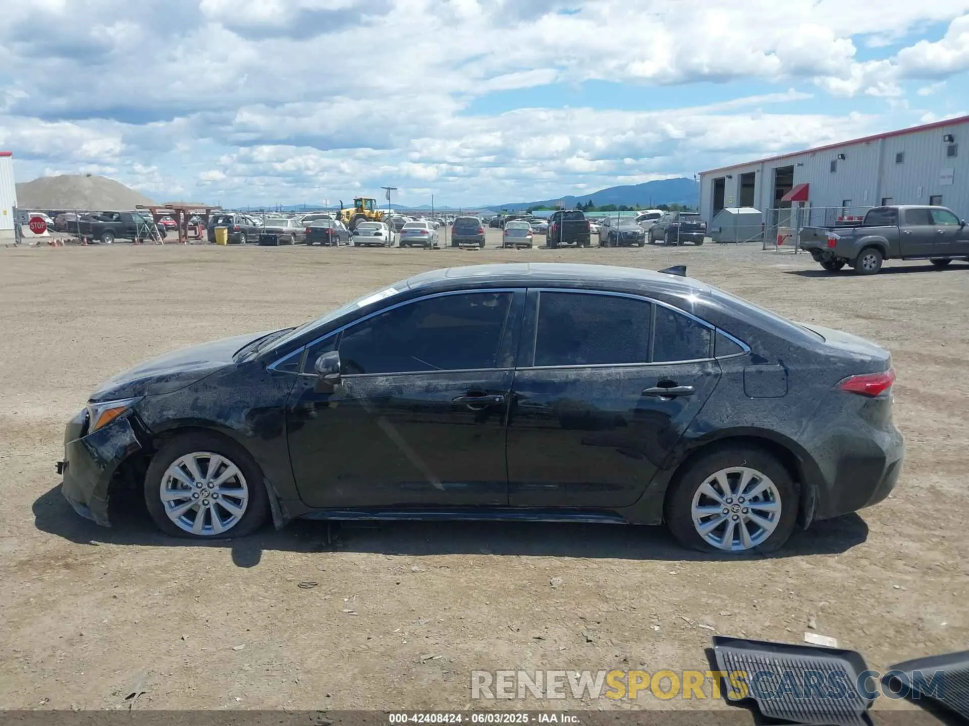 13 fotografías del automóvil dañado JTDBCMFE2SJ042161 TOYOTA COROLLA 2025