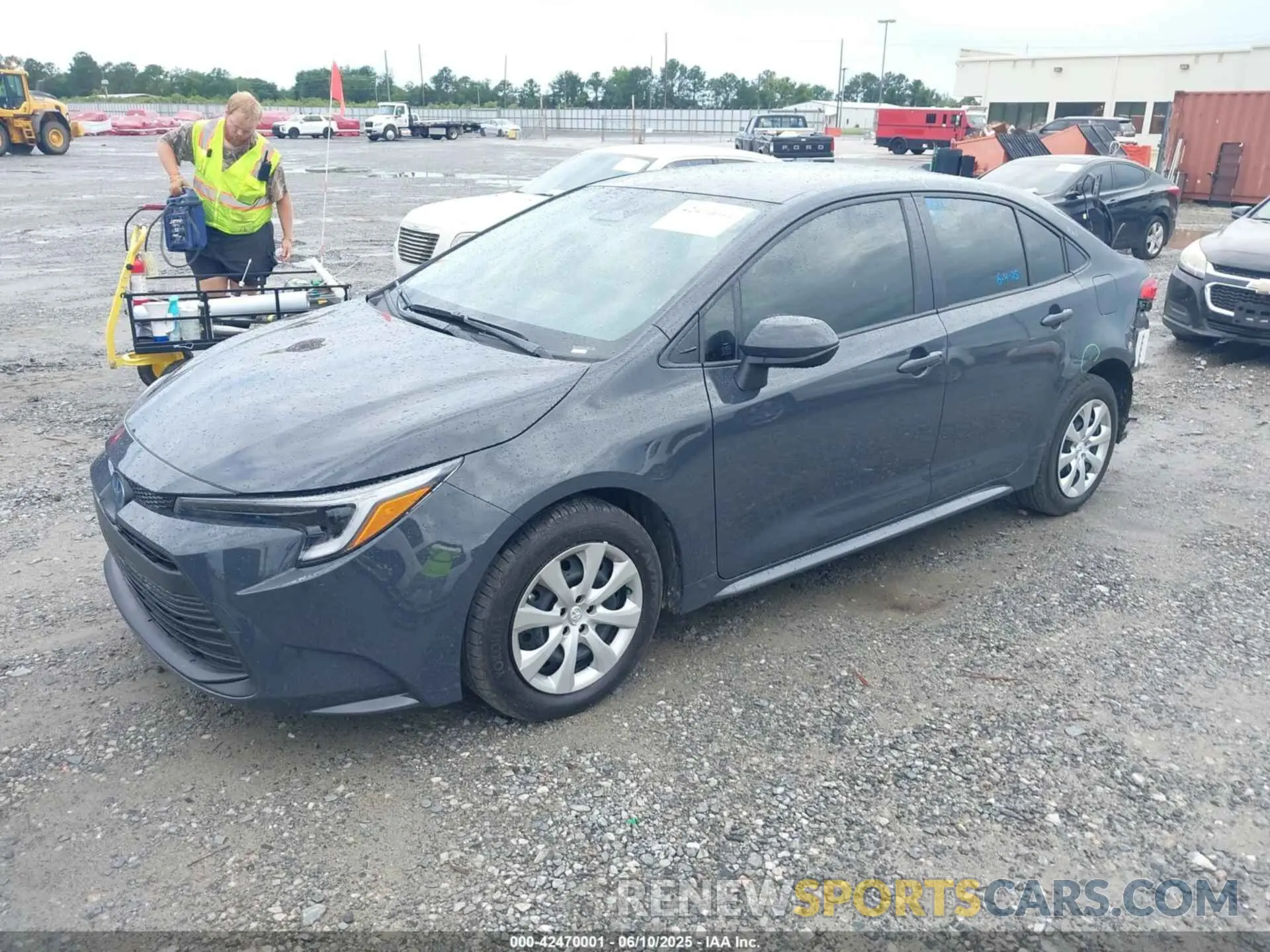 2 fotografías del automóvil dañado JTDBCMFE3S3085623 TOYOTA COROLLA 2025