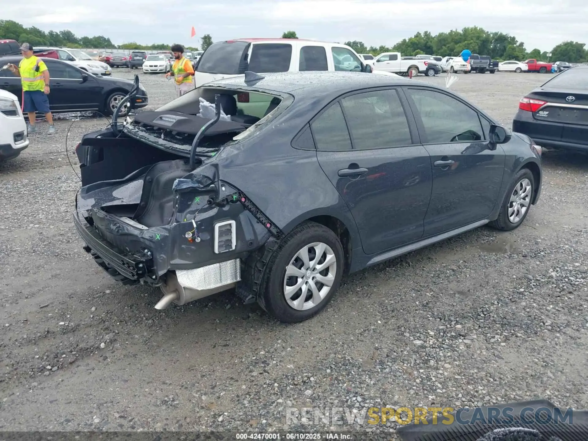 4 fotografías del automóvil dañado JTDBCMFE3S3085623 TOYOTA COROLLA 2025
