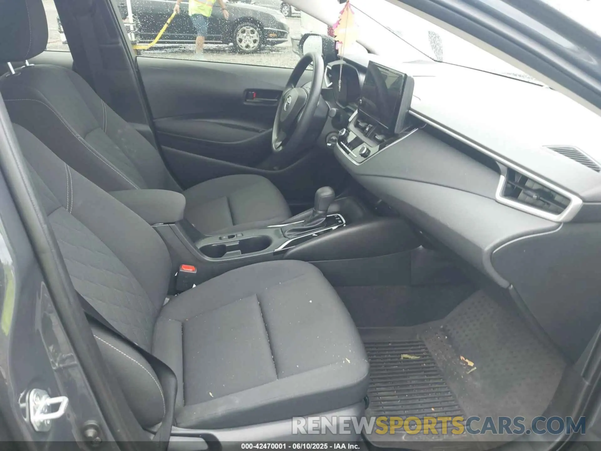 5 fotografías del automóvil dañado JTDBCMFE3S3085623 TOYOTA COROLLA 2025