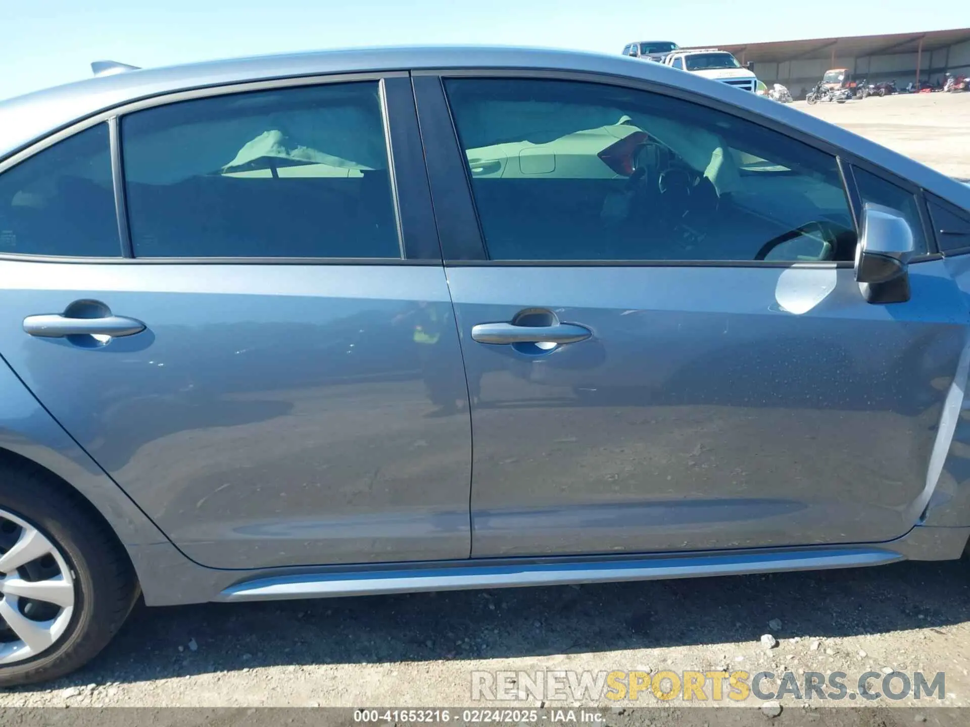 13 fotografías del automóvil dañado JTDBCMFE4S3069852 TOYOTA COROLLA 2025