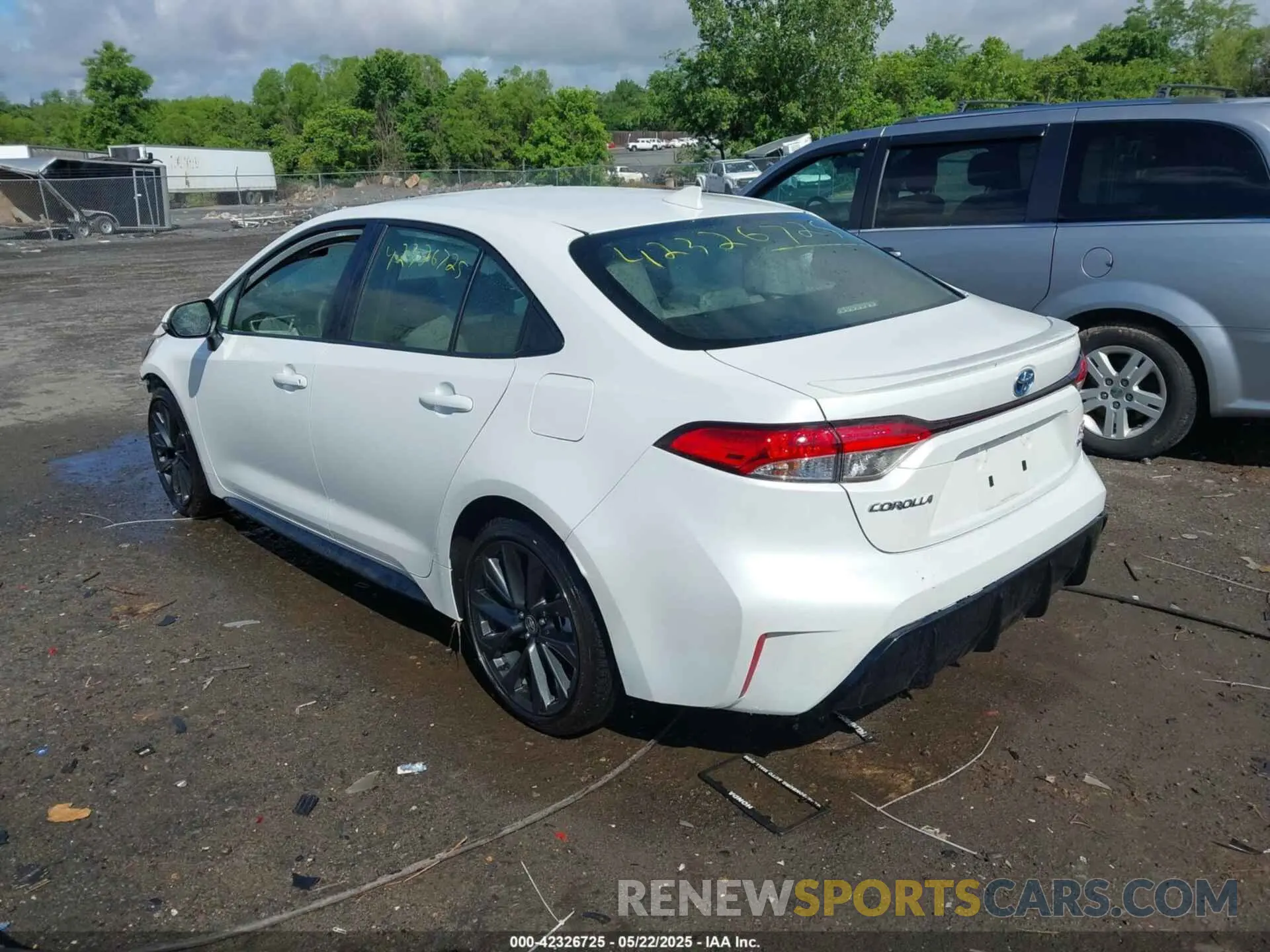 3 fotografías del automóvil dañado JTDBCMFE4S3072881 TOYOTA COROLLA 2025