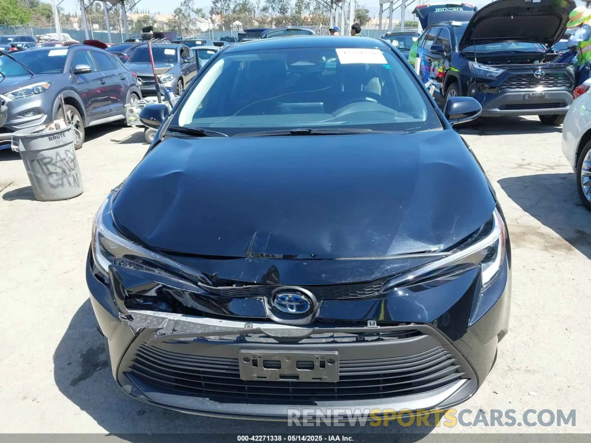 12 fotografías del automóvil dañado JTDBCMFE5SJ039562 TOYOTA COROLLA 2025