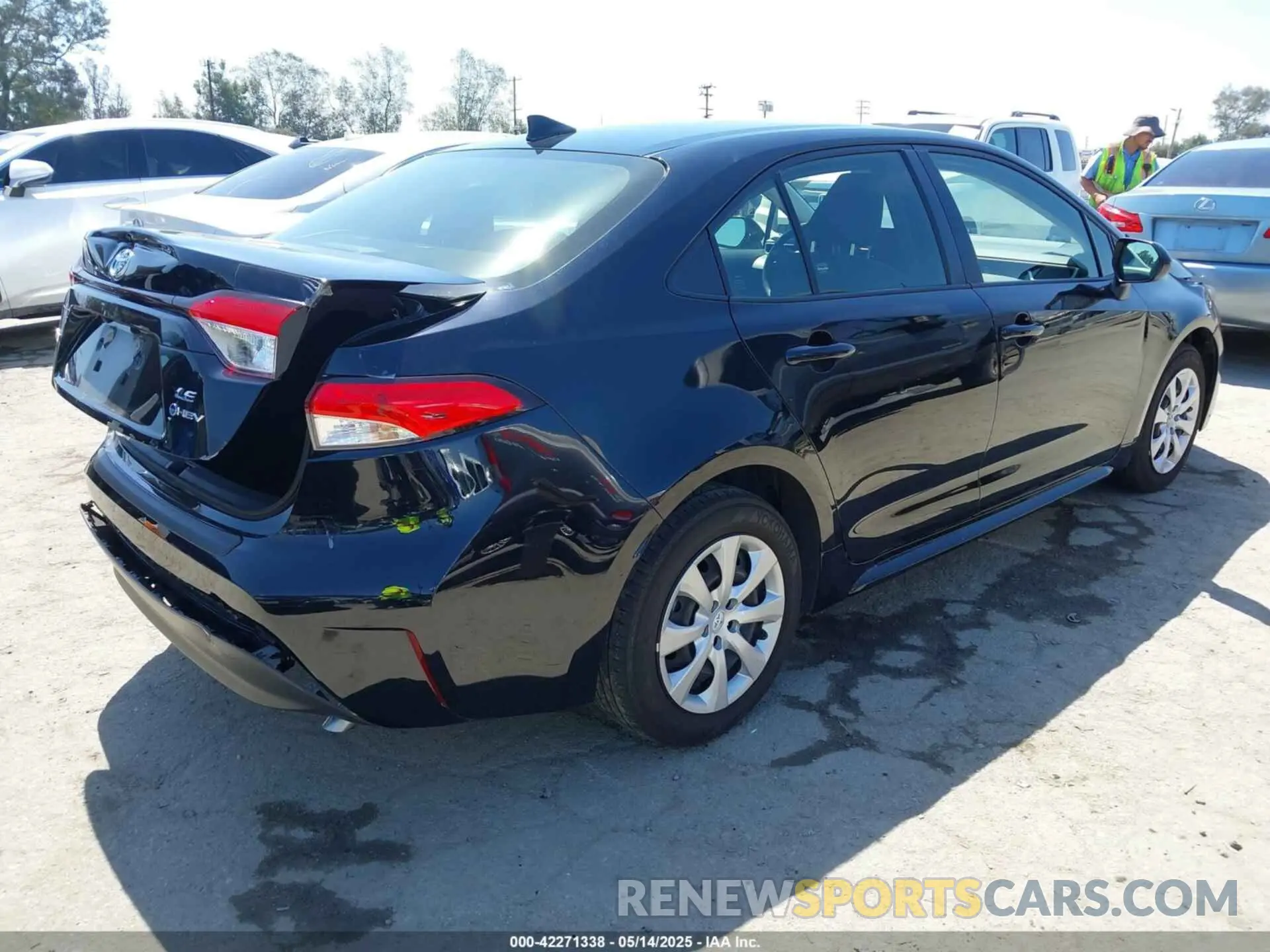 4 fotografías del automóvil dañado JTDBCMFE5SJ039562 TOYOTA COROLLA 2025