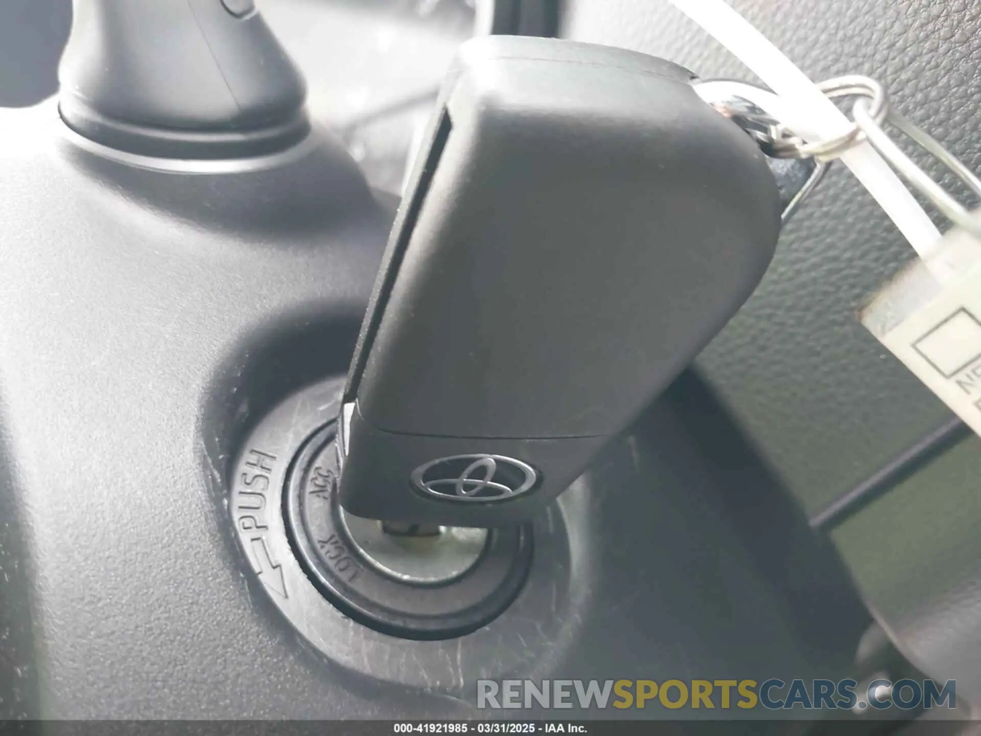 11 fotografías del automóvil dañado JTDBCMFE6S3074311 TOYOTA COROLLA 2025