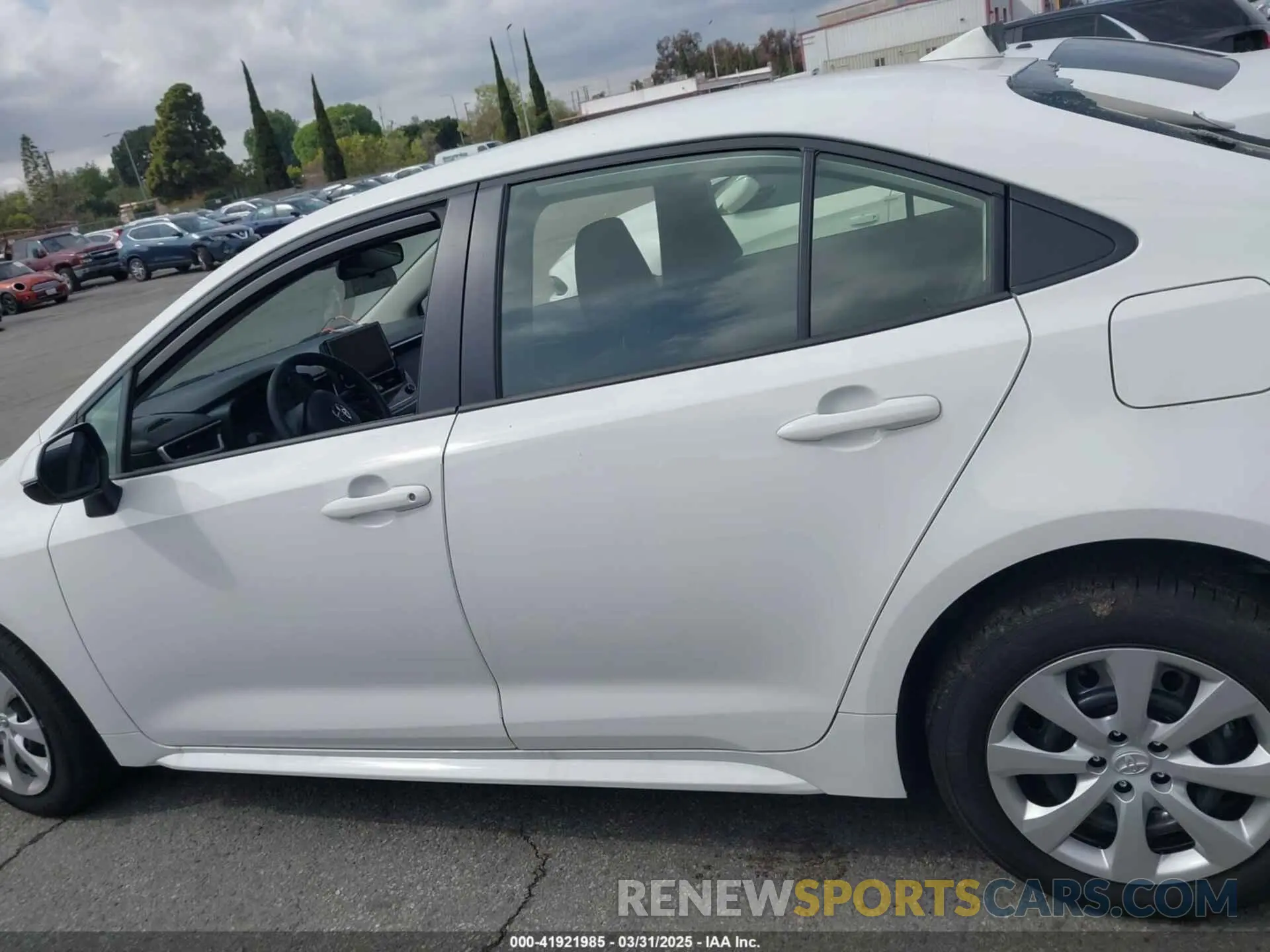 14 fotografías del automóvil dañado JTDBCMFE6S3074311 TOYOTA COROLLA 2025