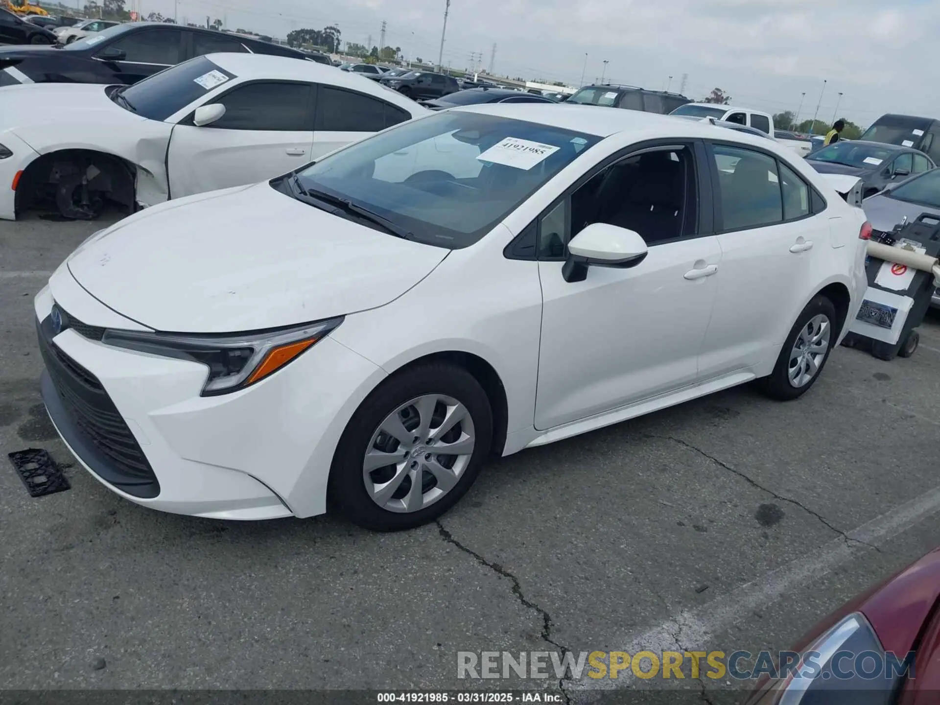 2 fotografías del automóvil dañado JTDBCMFE6S3074311 TOYOTA COROLLA 2025