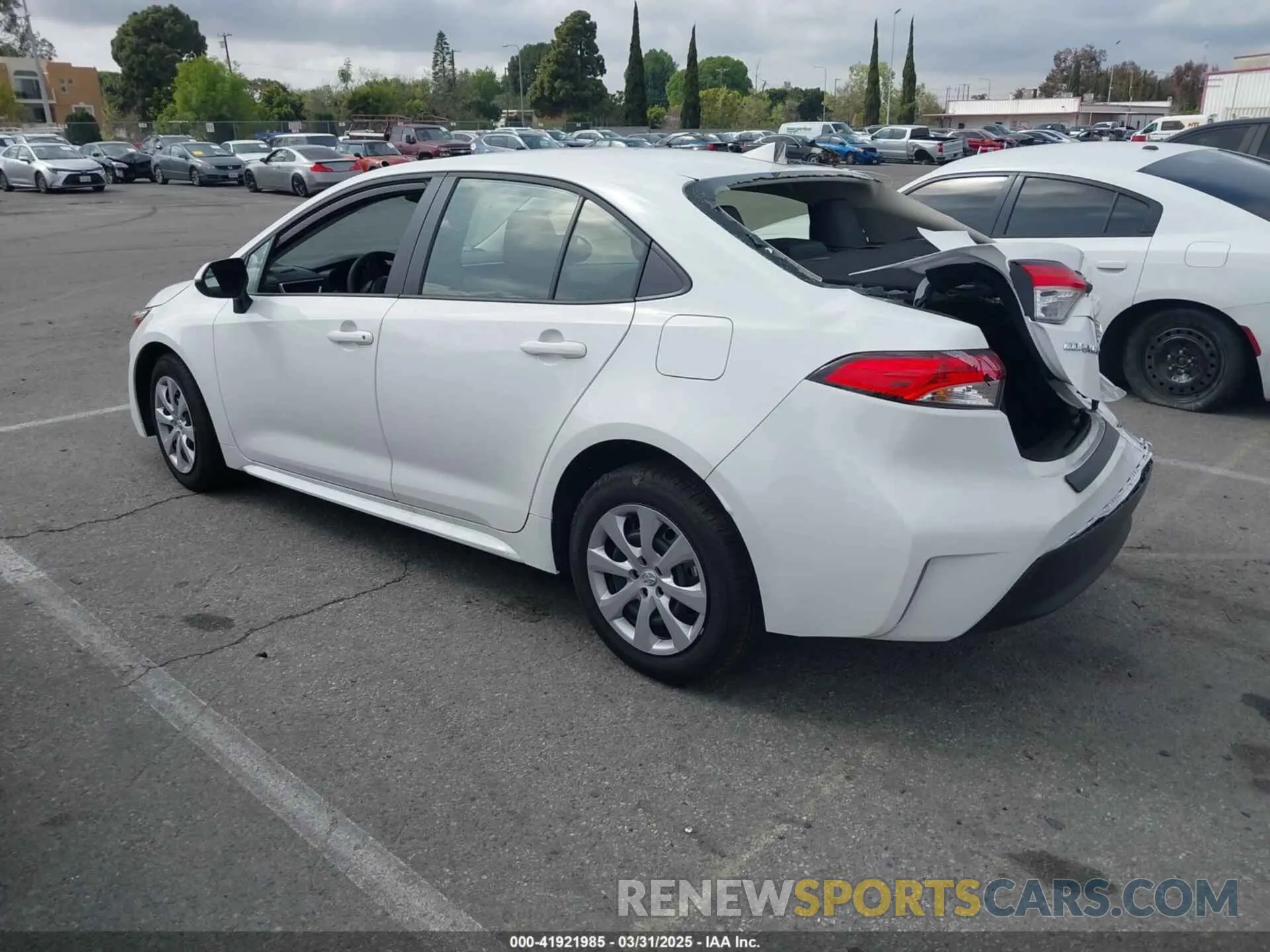 3 fotografías del automóvil dañado JTDBCMFE6S3074311 TOYOTA COROLLA 2025
