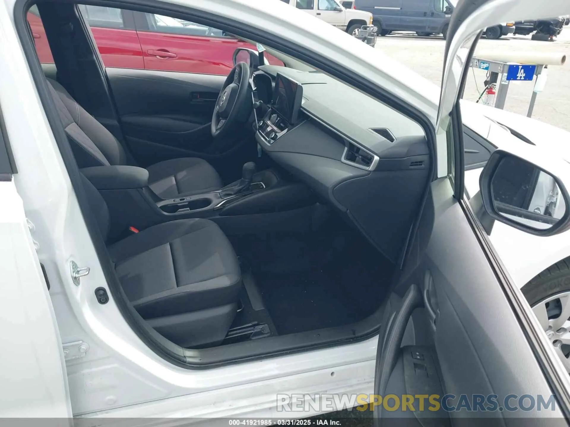 5 fotografías del automóvil dañado JTDBCMFE6S3074311 TOYOTA COROLLA 2025