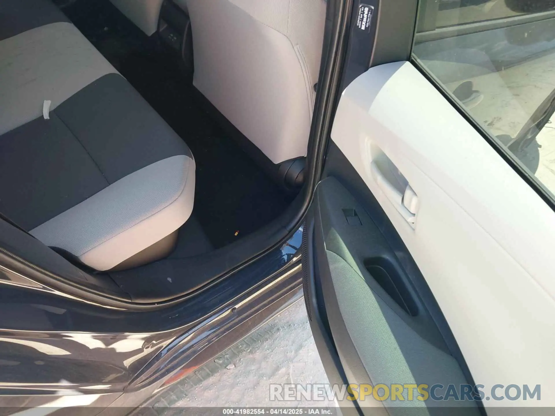 8 fotografías del automóvil dañado JTDBCMFE6S3081209 TOYOTA COROLLA 2025