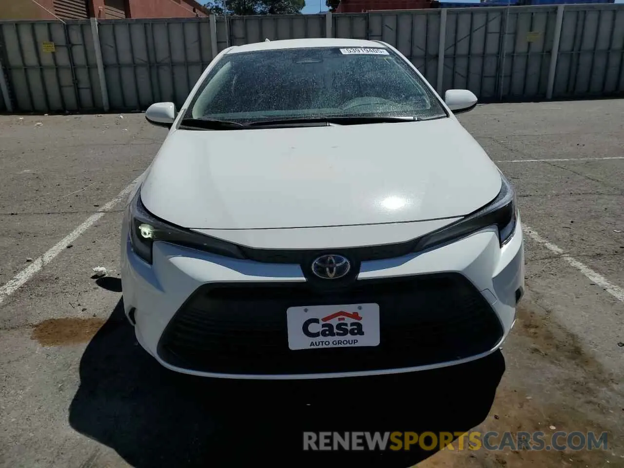 5 fotografías del automóvil dañado JTDBCMFE8SJ041662 TOYOTA COROLLA 2025
