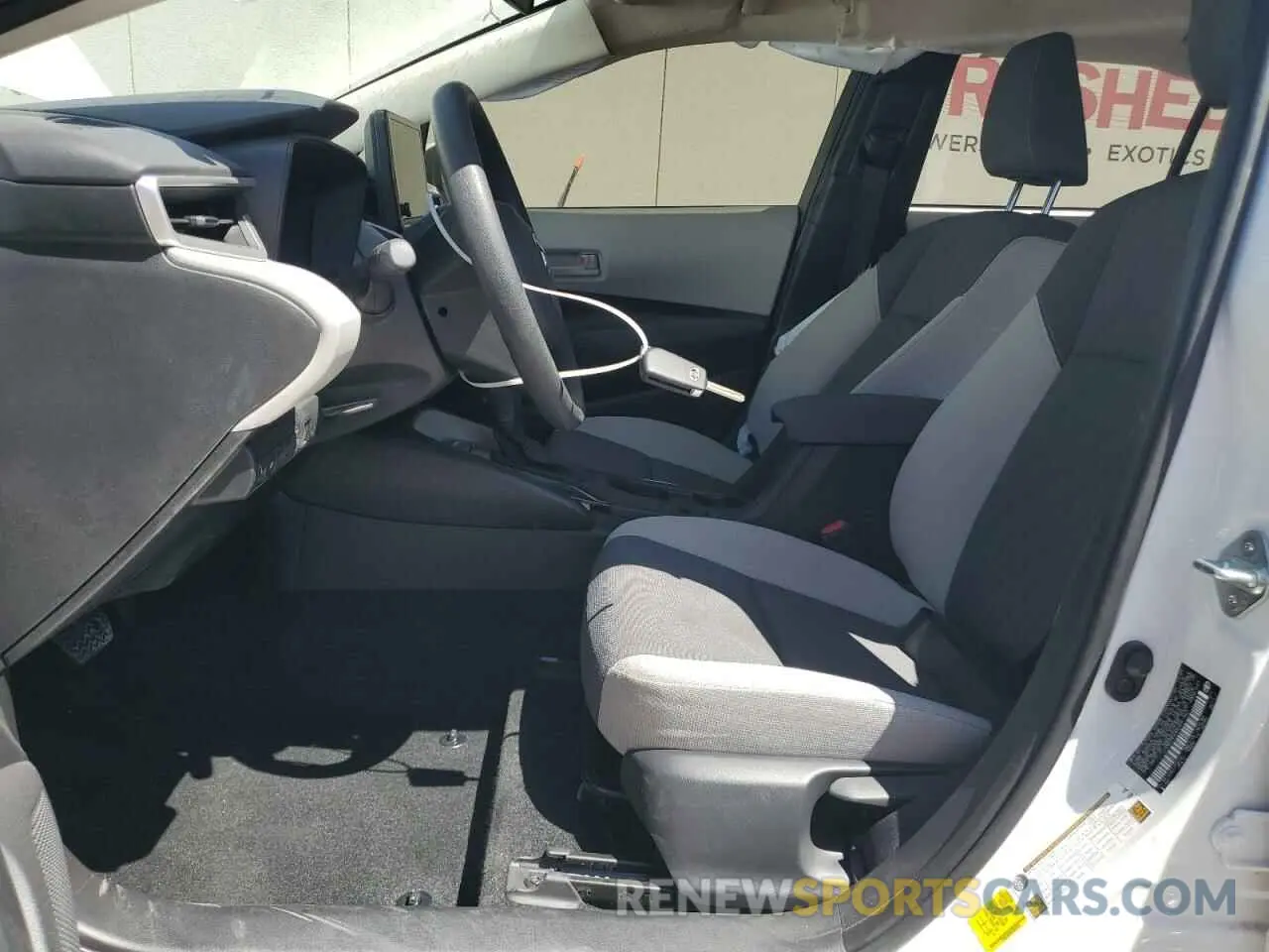 7 fotografías del automóvil dañado JTDBCMFE8SJ041662 TOYOTA COROLLA 2025