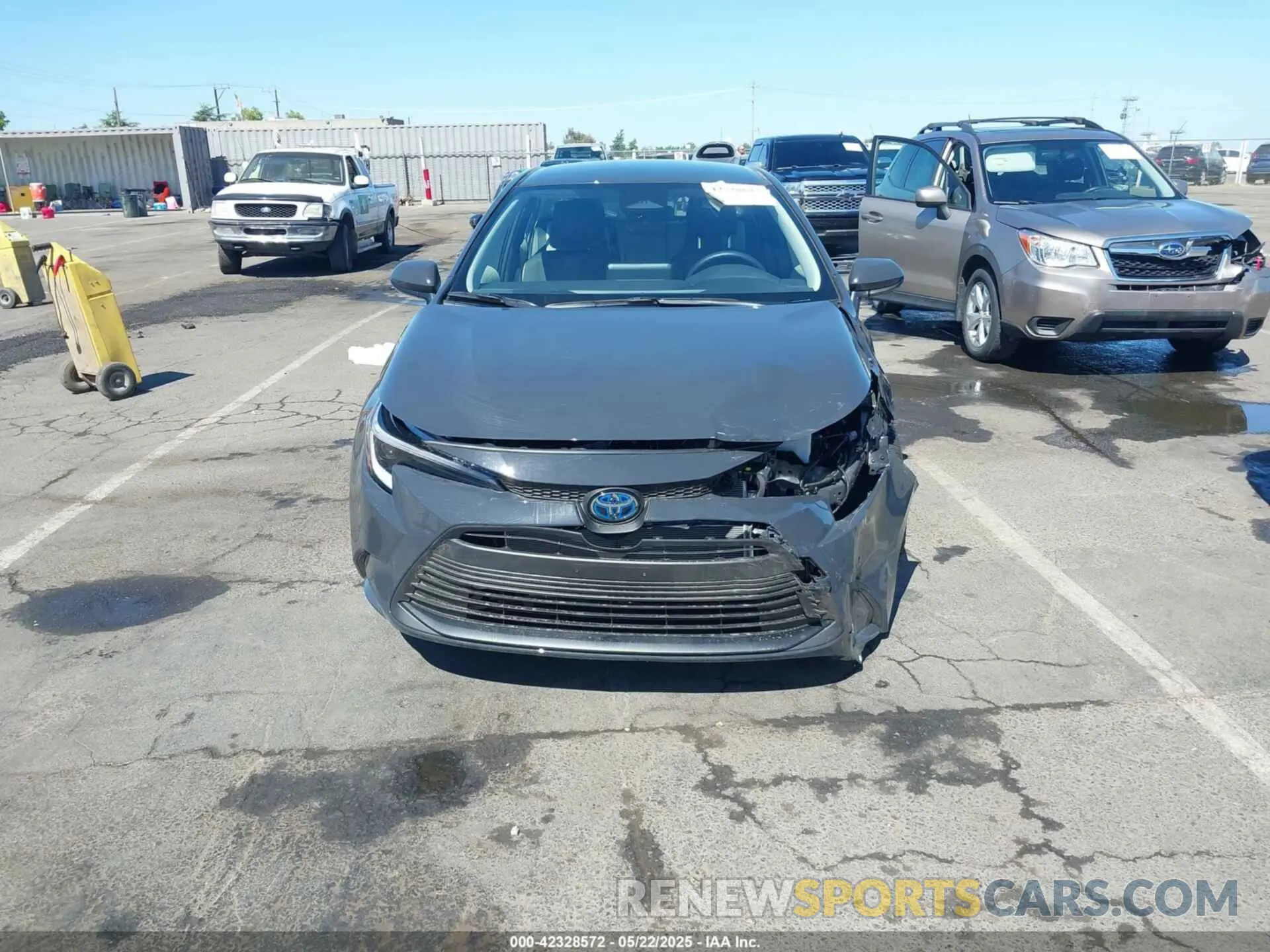 13 fotografías del automóvil dañado JTDBCMFEXS3091659 TOYOTA COROLLA 2025