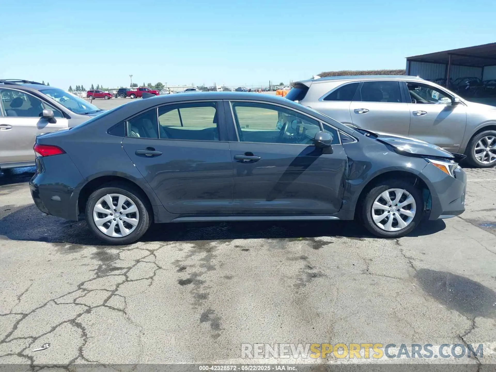 14 fotografías del automóvil dañado JTDBCMFEXS3091659 TOYOTA COROLLA 2025