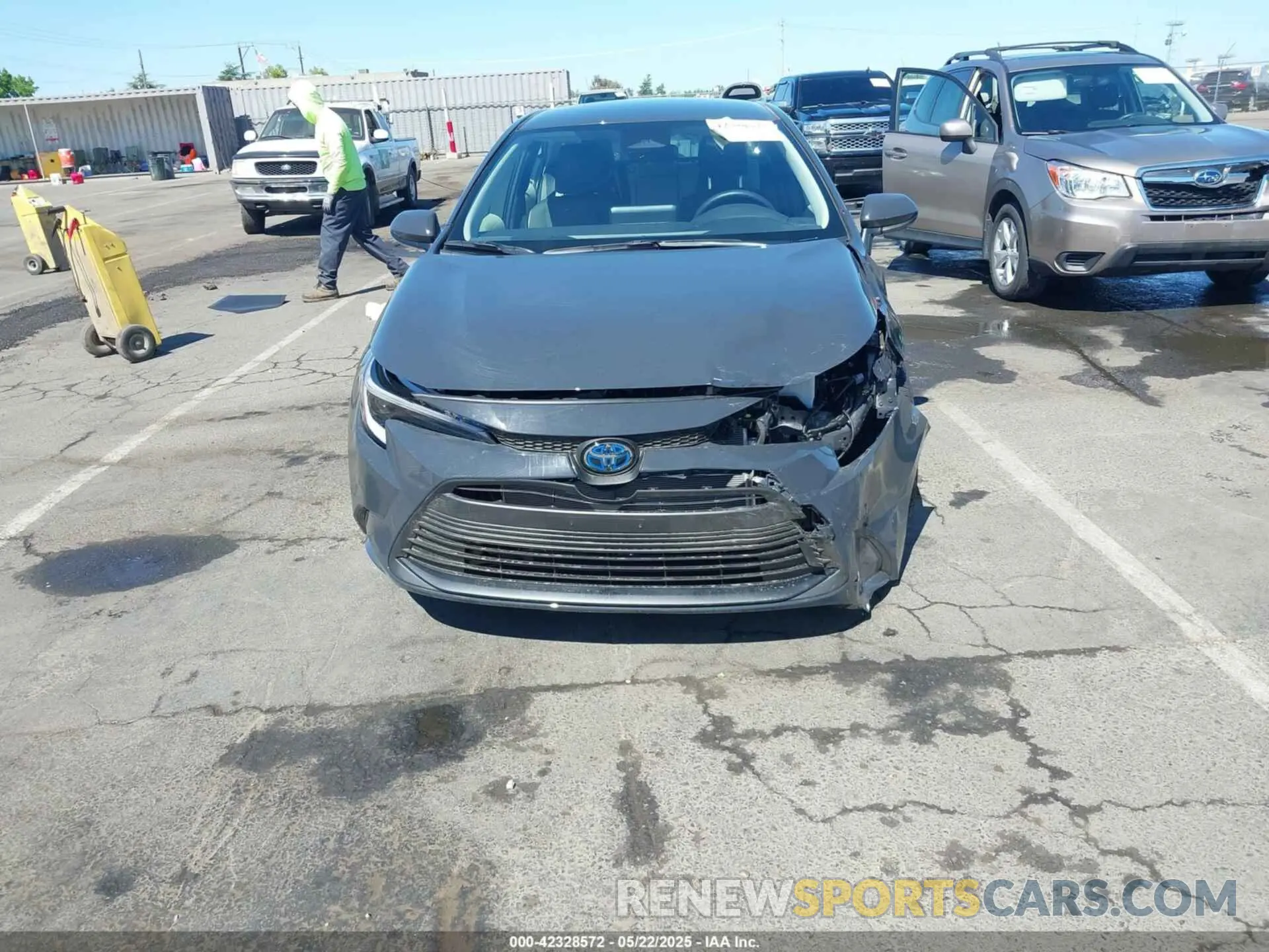 6 fotografías del automóvil dañado JTDBCMFEXS3091659 TOYOTA COROLLA 2025
