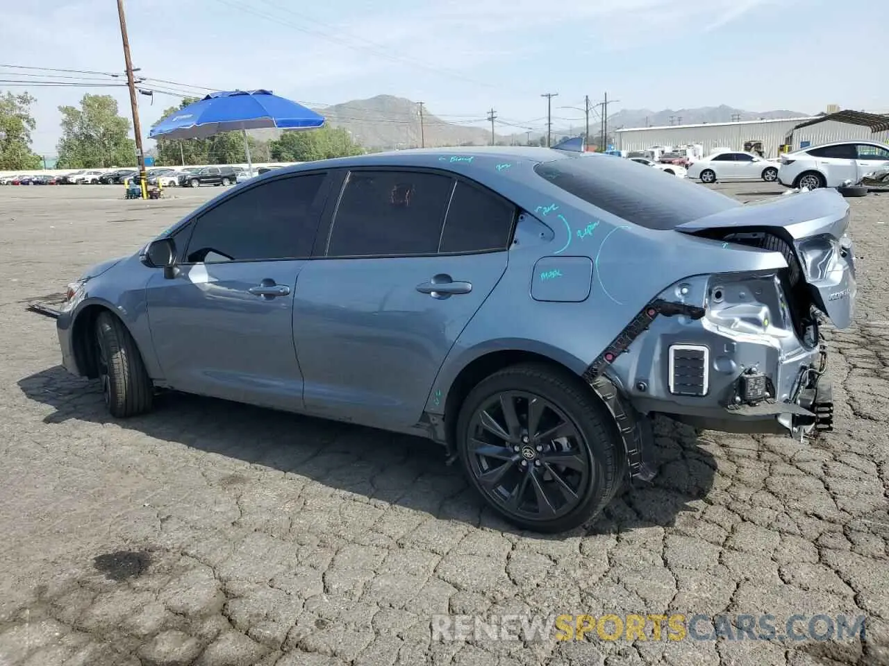 2 fotografías del automóvil dañado JTDBCMFEXSJ039895 TOYOTA COROLLA 2025