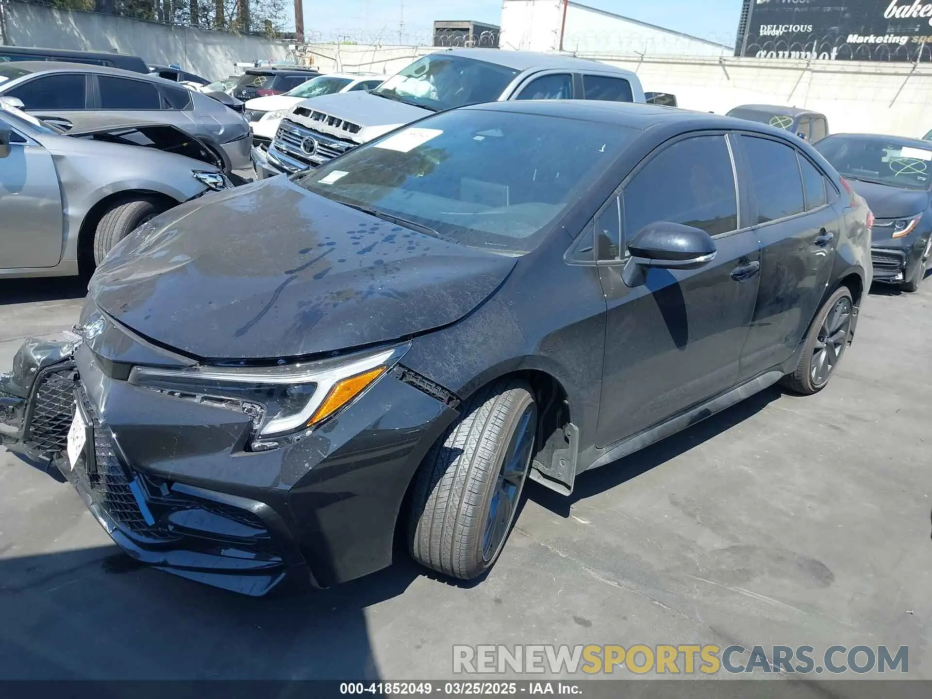2 fotografías del automóvil dañado JTDBCMFEXSJ041677 TOYOTA COROLLA 2025