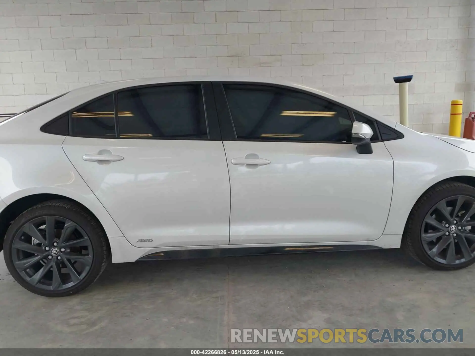 13 fotografías del automóvil dañado JTDBDMHE3SJ012578 TOYOTA COROLLA 2025