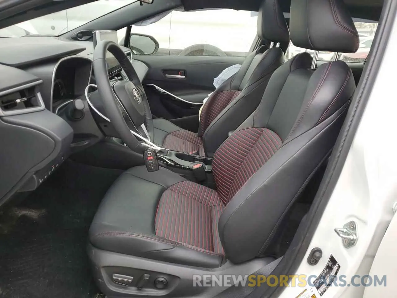 7 fotografías del automóvil dañado JTDBDMHE5SJ011965 TOYOTA COROLLA 2025