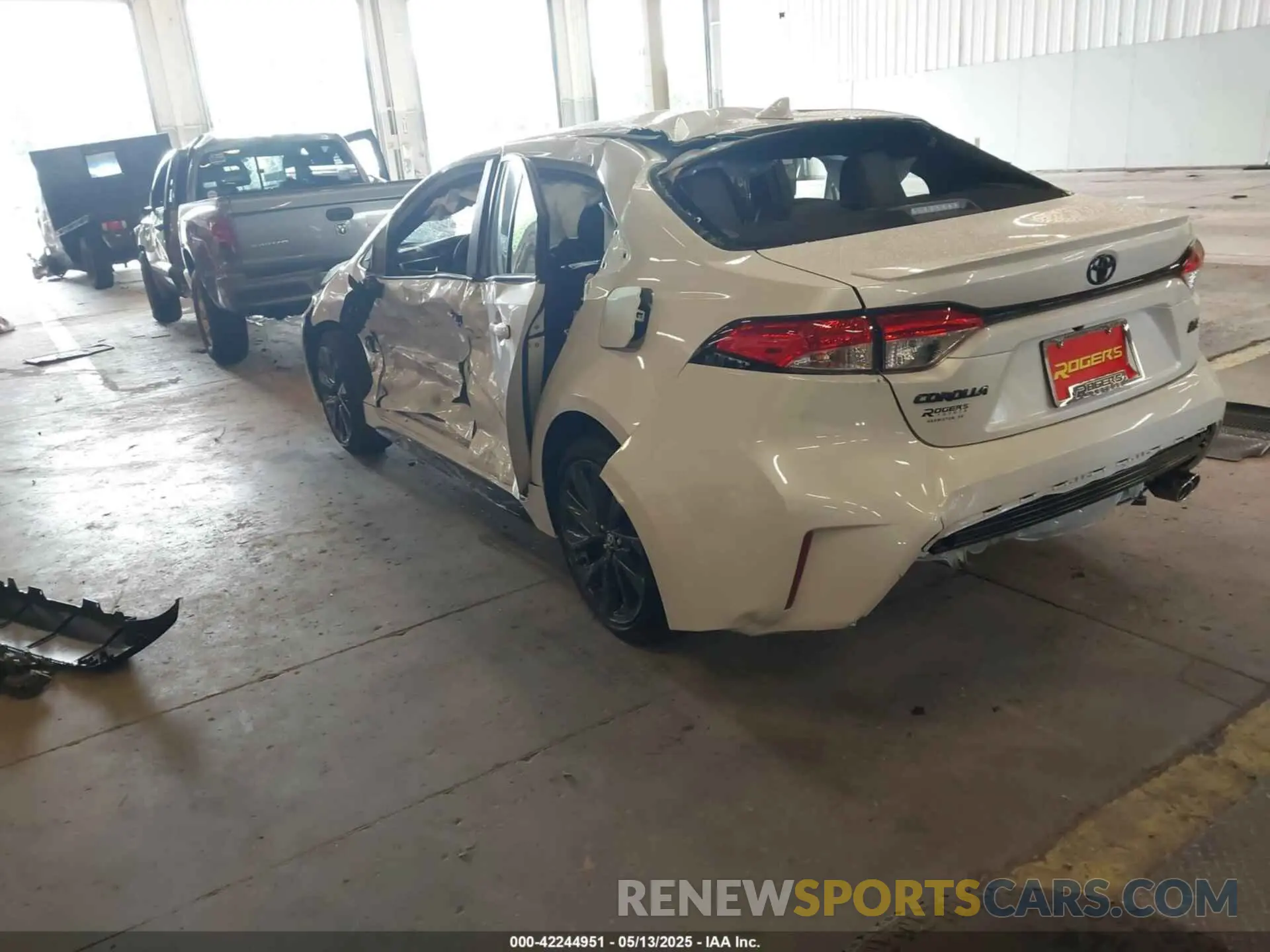 3 fotografías del automóvil dañado JTDS4MCE2SJ108564 TOYOTA COROLLA 2025