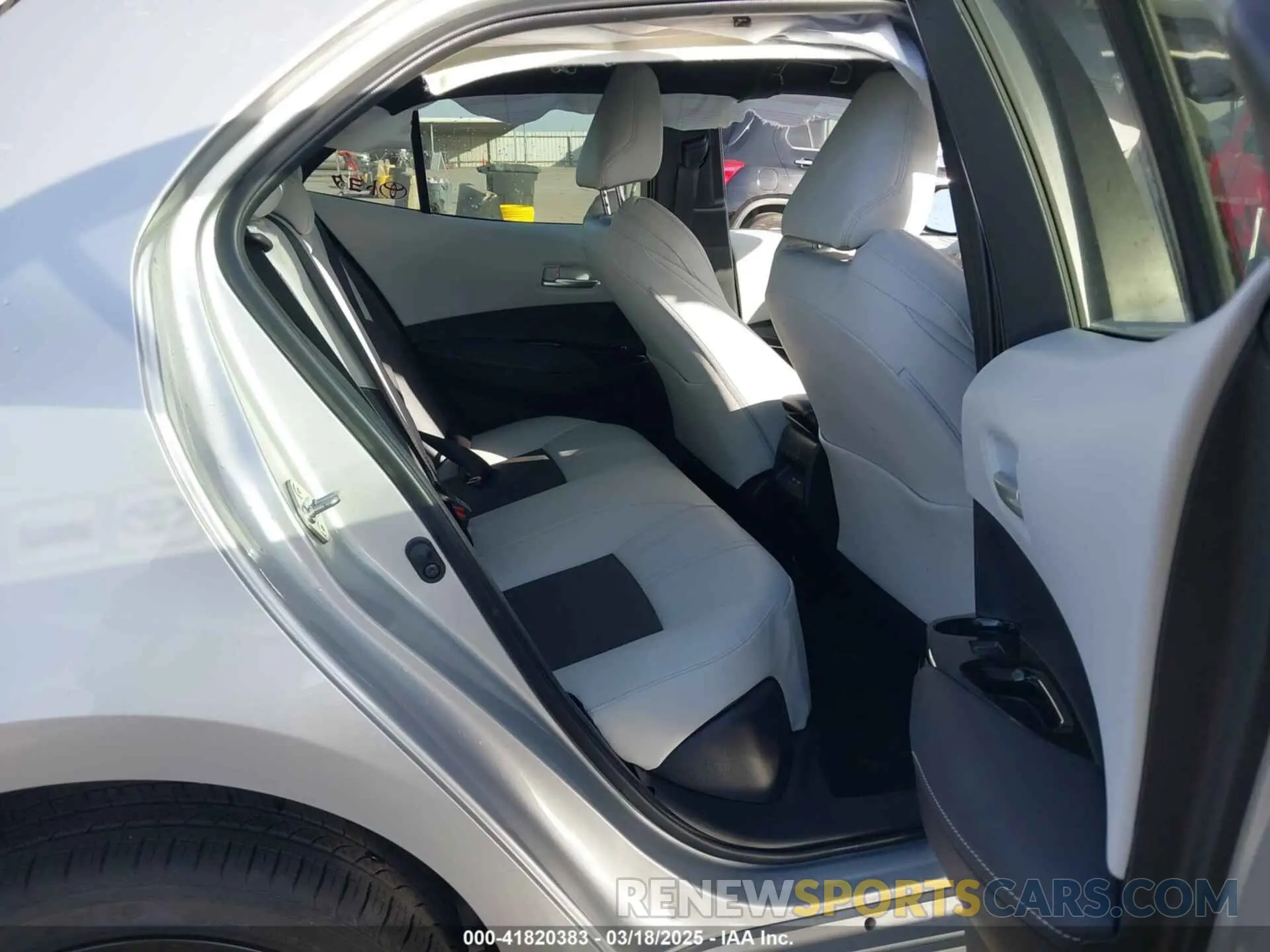 8 fotografías del automóvil dañado JTNC4MBEXS3242177 TOYOTA COROLLA 2025