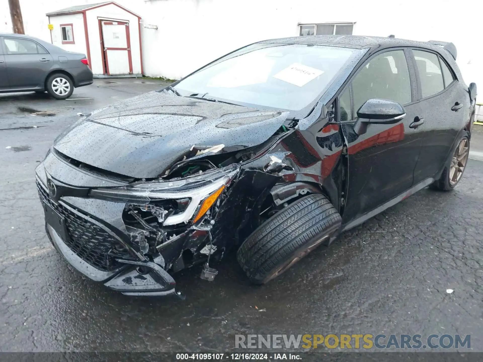 2 fotografías del automóvil dañado JTND4MBE0S3237395 TOYOTA COROLLA 2025