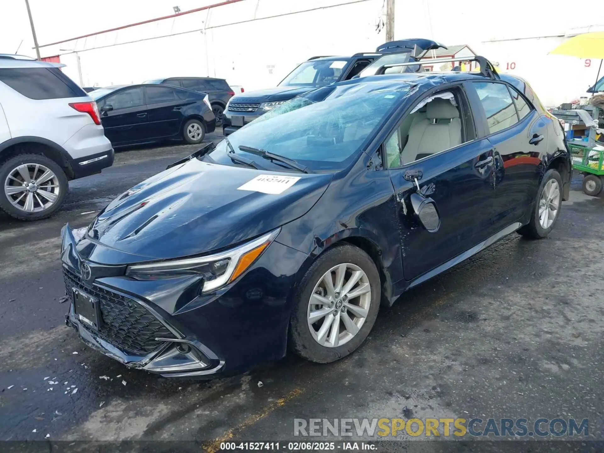 2 fotografías del automóvil dañado JTND4MBE0S3239051 TOYOTA COROLLA 2025