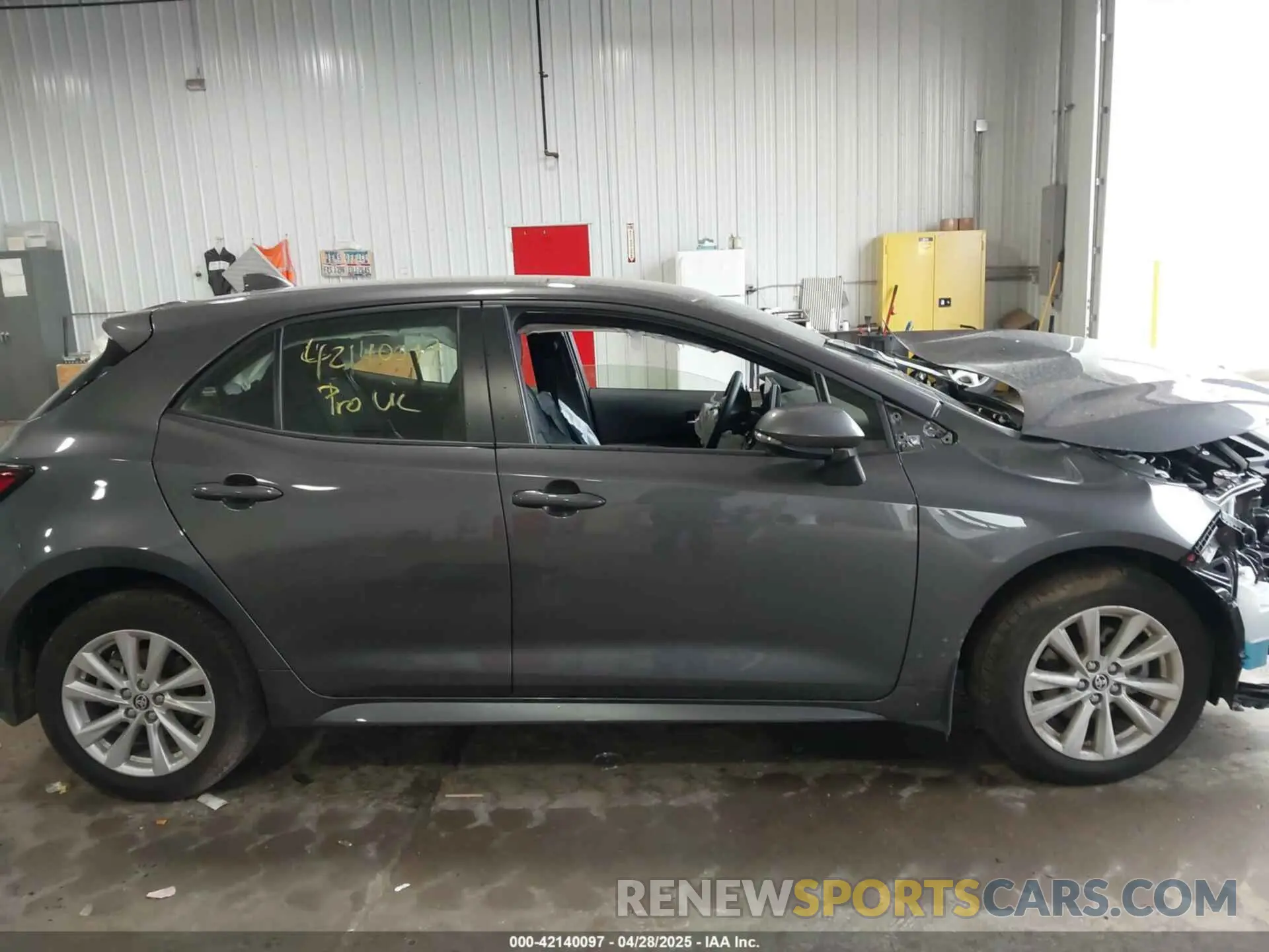 12 fotografías del automóvil dañado JTND4MBE6S3233741 TOYOTA COROLLA 2025
