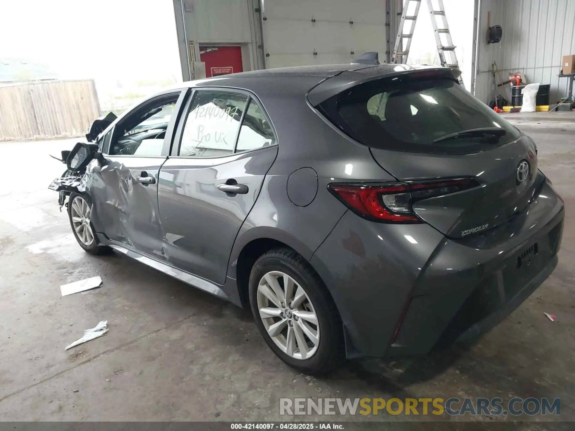 3 fotografías del automóvil dañado JTND4MBE6S3233741 TOYOTA COROLLA 2025