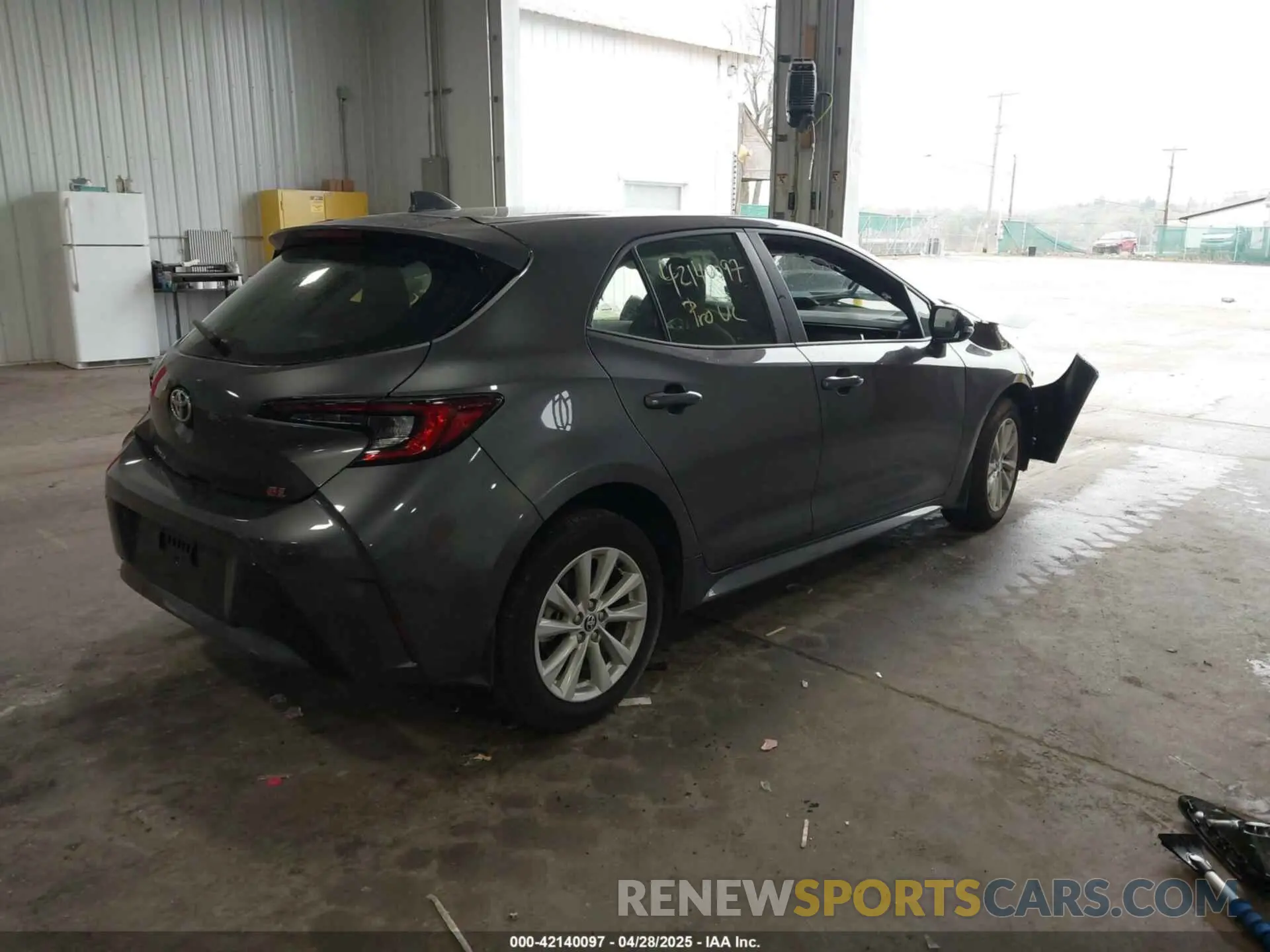 4 fotografías del automóvil dañado JTND4MBE6S3233741 TOYOTA COROLLA 2025