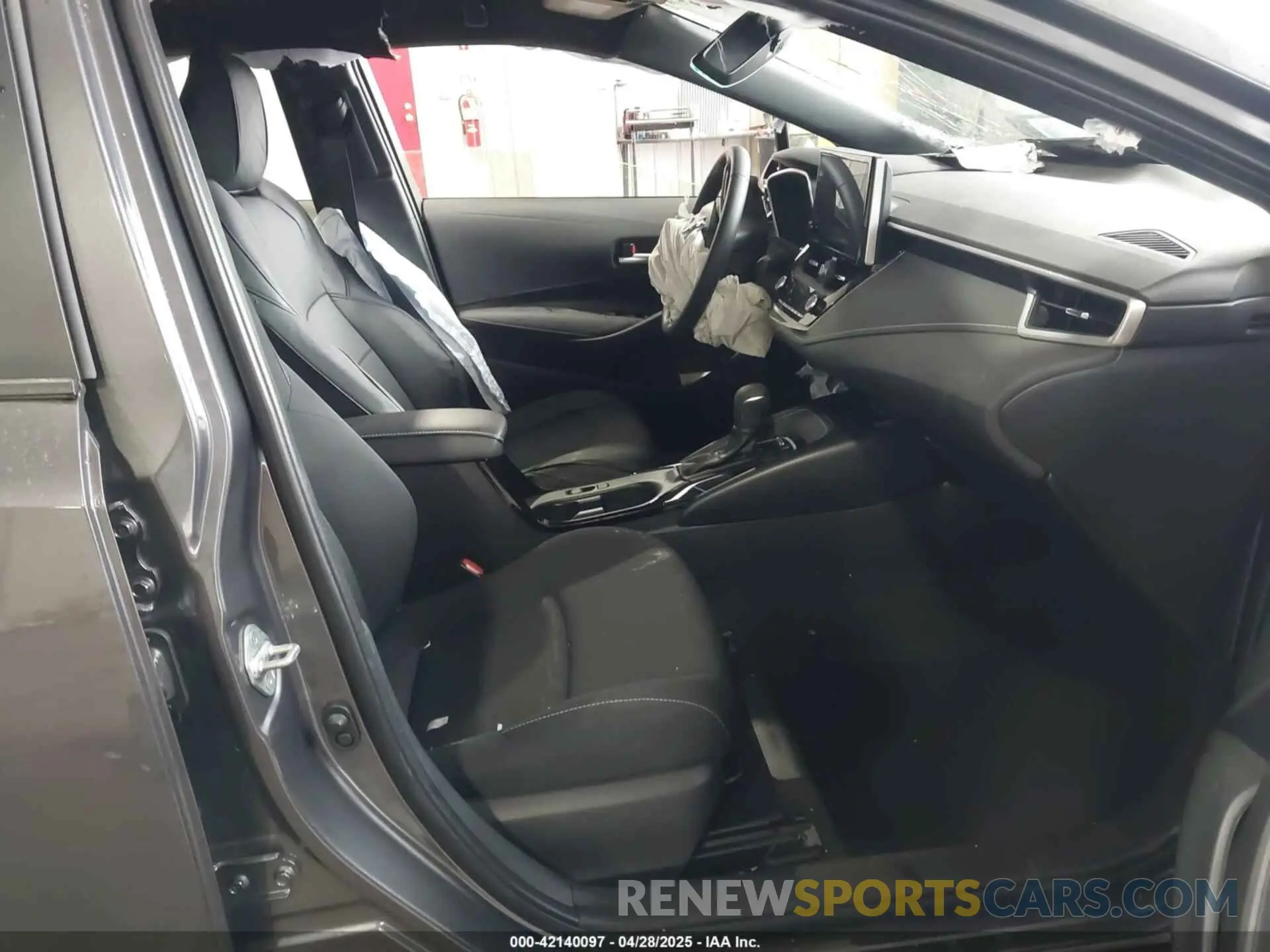 5 fotografías del automóvil dañado JTND4MBE6S3233741 TOYOTA COROLLA 2025