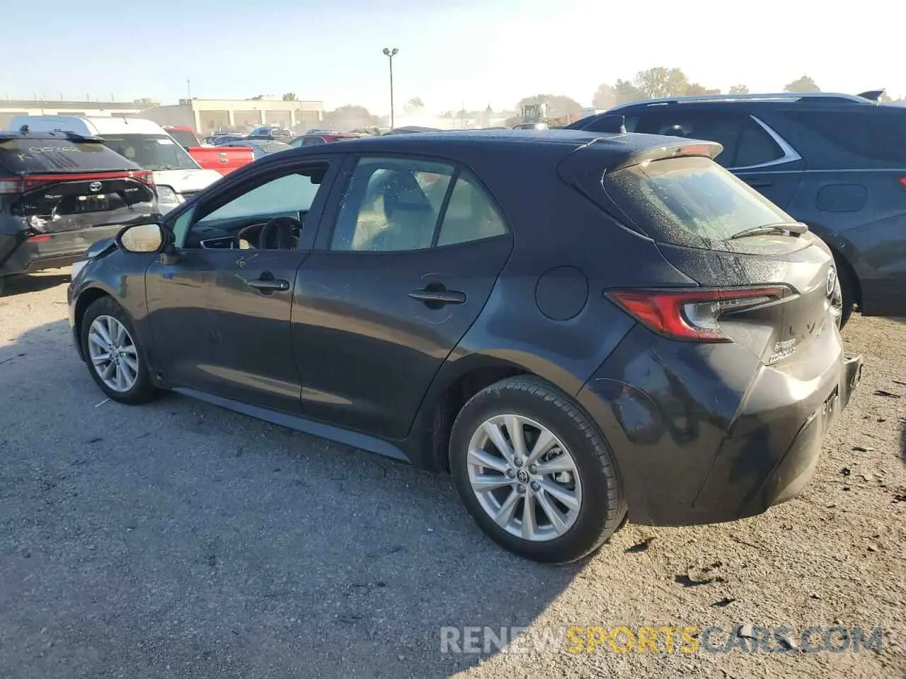 2 fotografías del automóvil dañado JTND4MBE6S3233755 TOYOTA COROLLA 2025