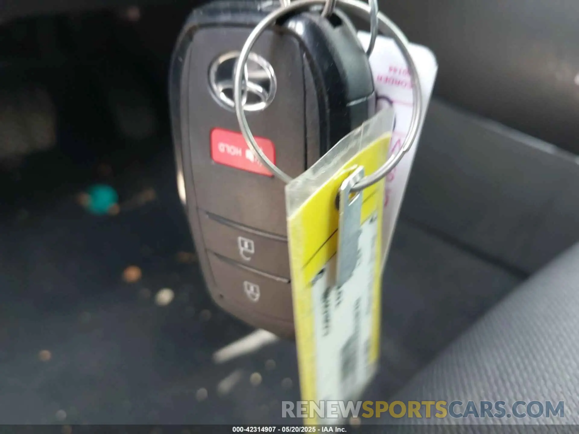 11 fotografías del automóvil dañado JTND4MBE6S3241970 TOYOTA COROLLA 2025