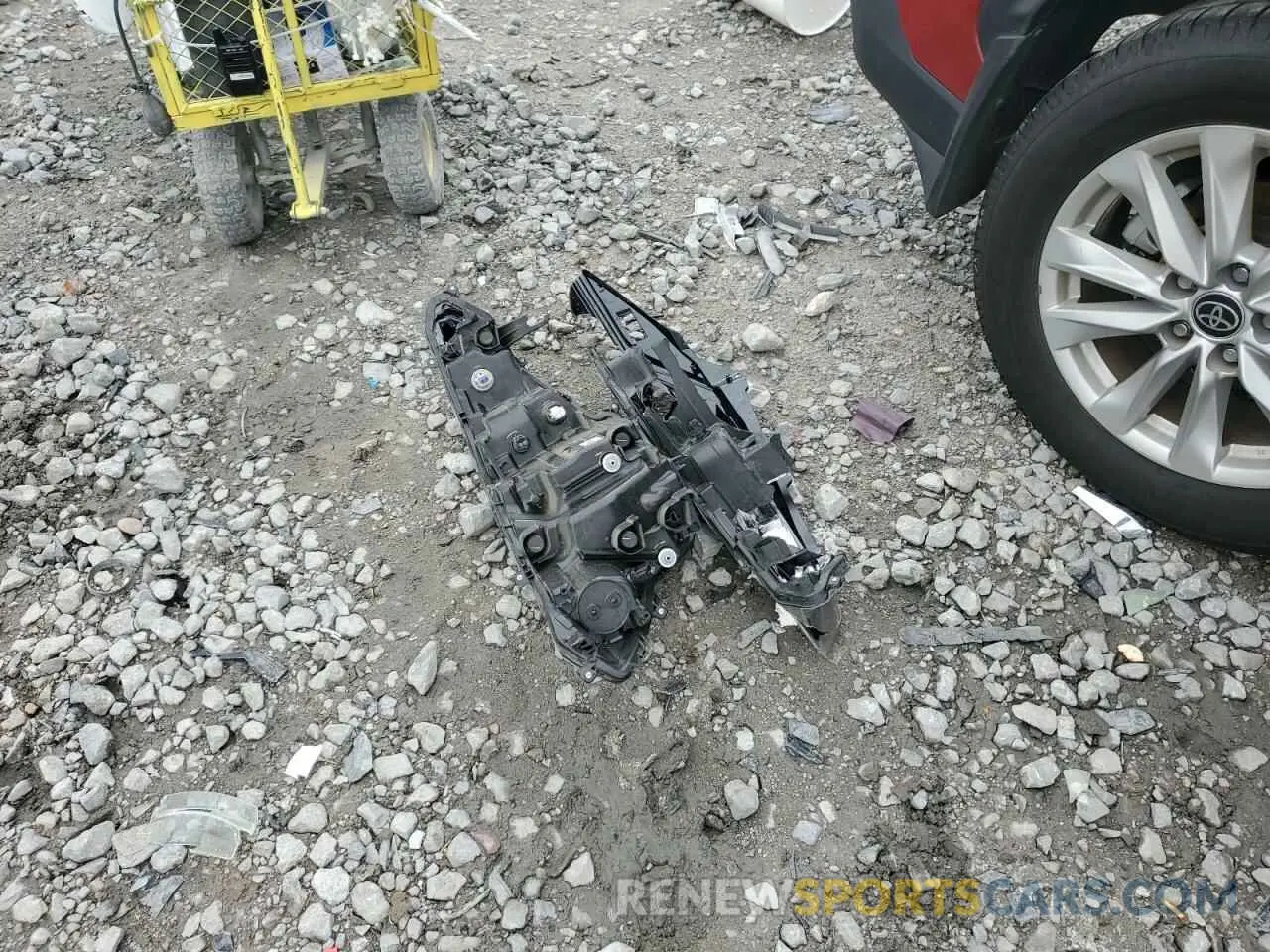 13 fotografías del automóvil dañado 7MUCAAAG6NV027435 TOYOTA COROLLA CR 2022