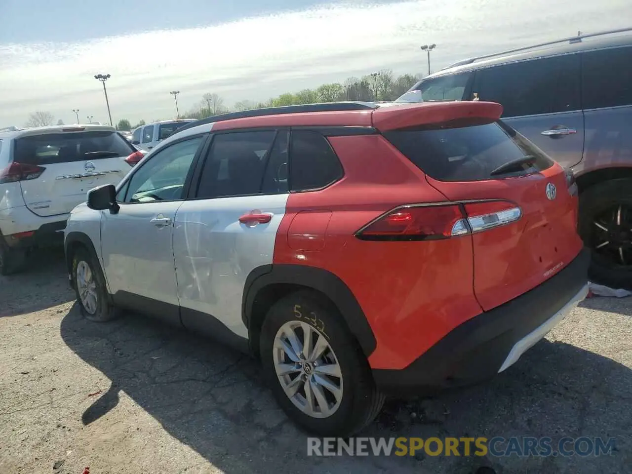 2 fotografías del automóvil dañado 7MUCAAAG6NV032473 TOYOTA COROLLA CR 2022