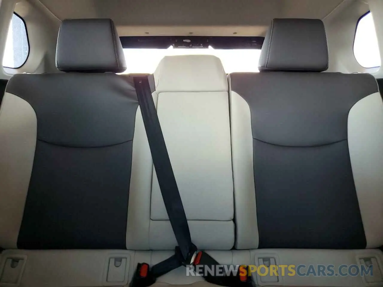 10 fotografías del automóvil dañado 7MUDAAAG0NV010036 TOYOTA COROLLA CR 2022