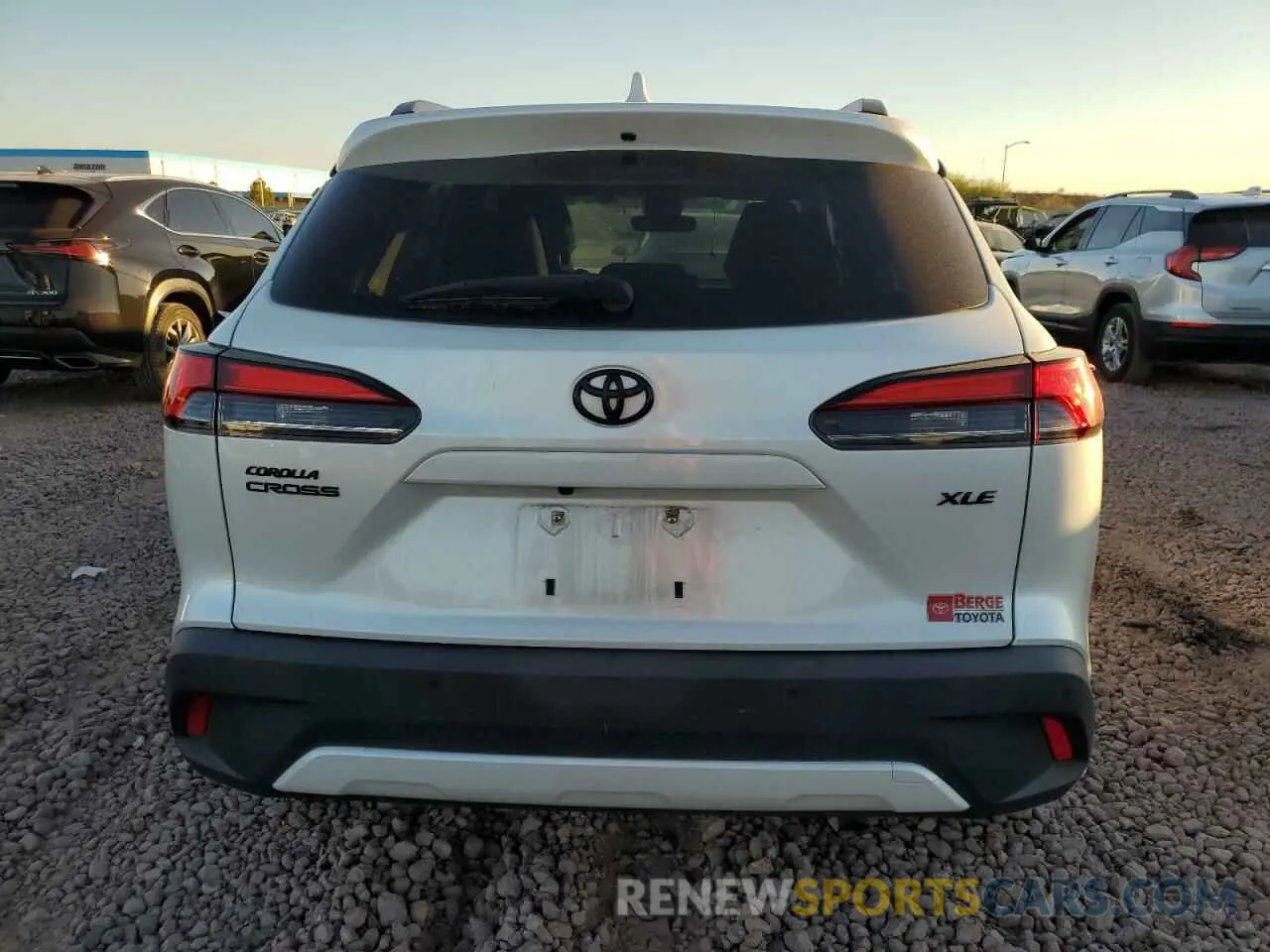 6 fotografías del automóvil dañado 7MUDAAAG6NV004130 TOYOTA COROLLA CR 2022