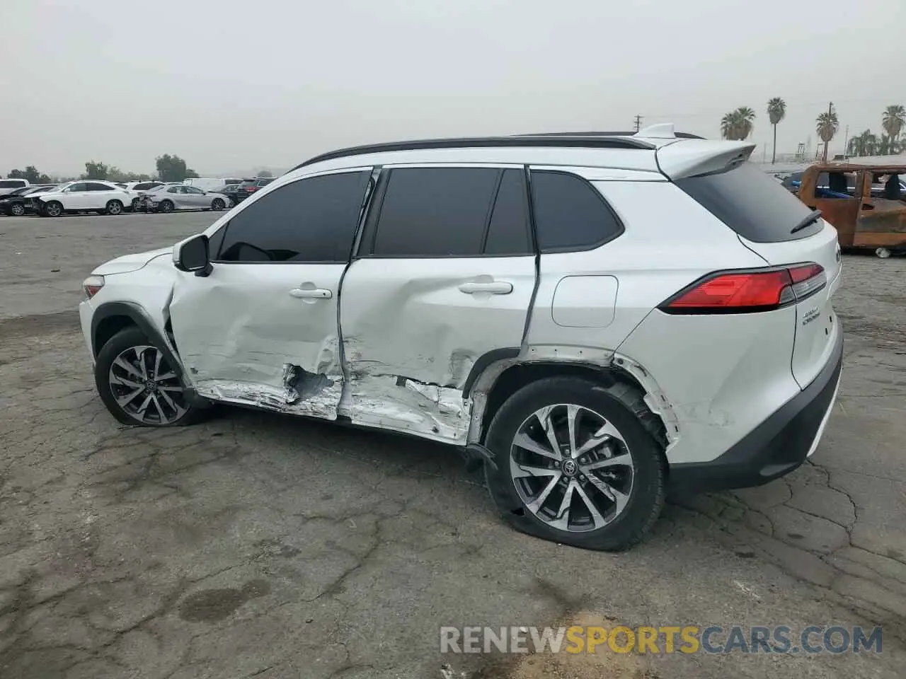 2 fotografías del automóvil dañado 7MUDAAAG6NV014706 TOYOTA COROLLA CR 2022
